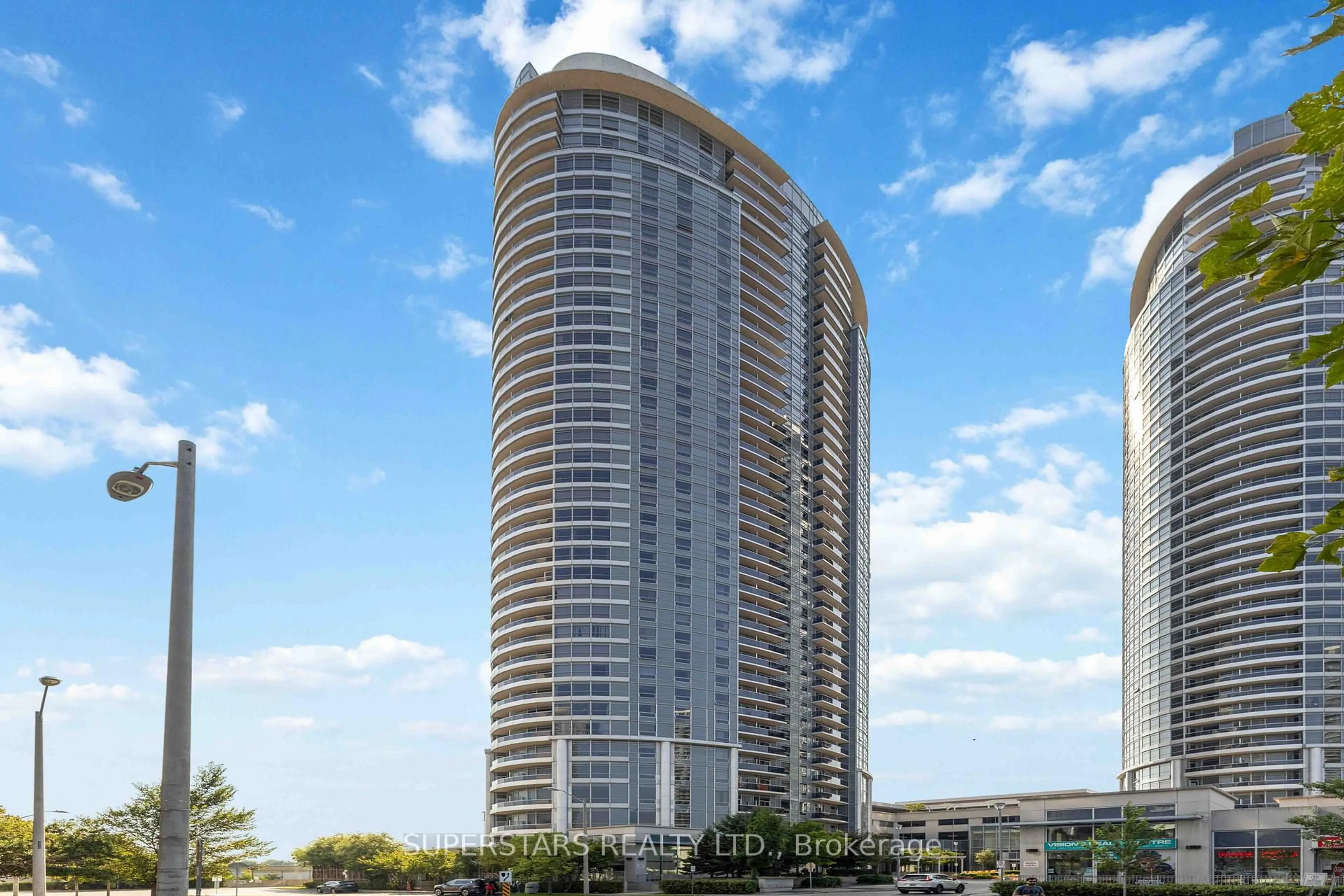 Indoor foyer for 135 Village Green Sq #2726, Toronto Ontario M1S 0G4