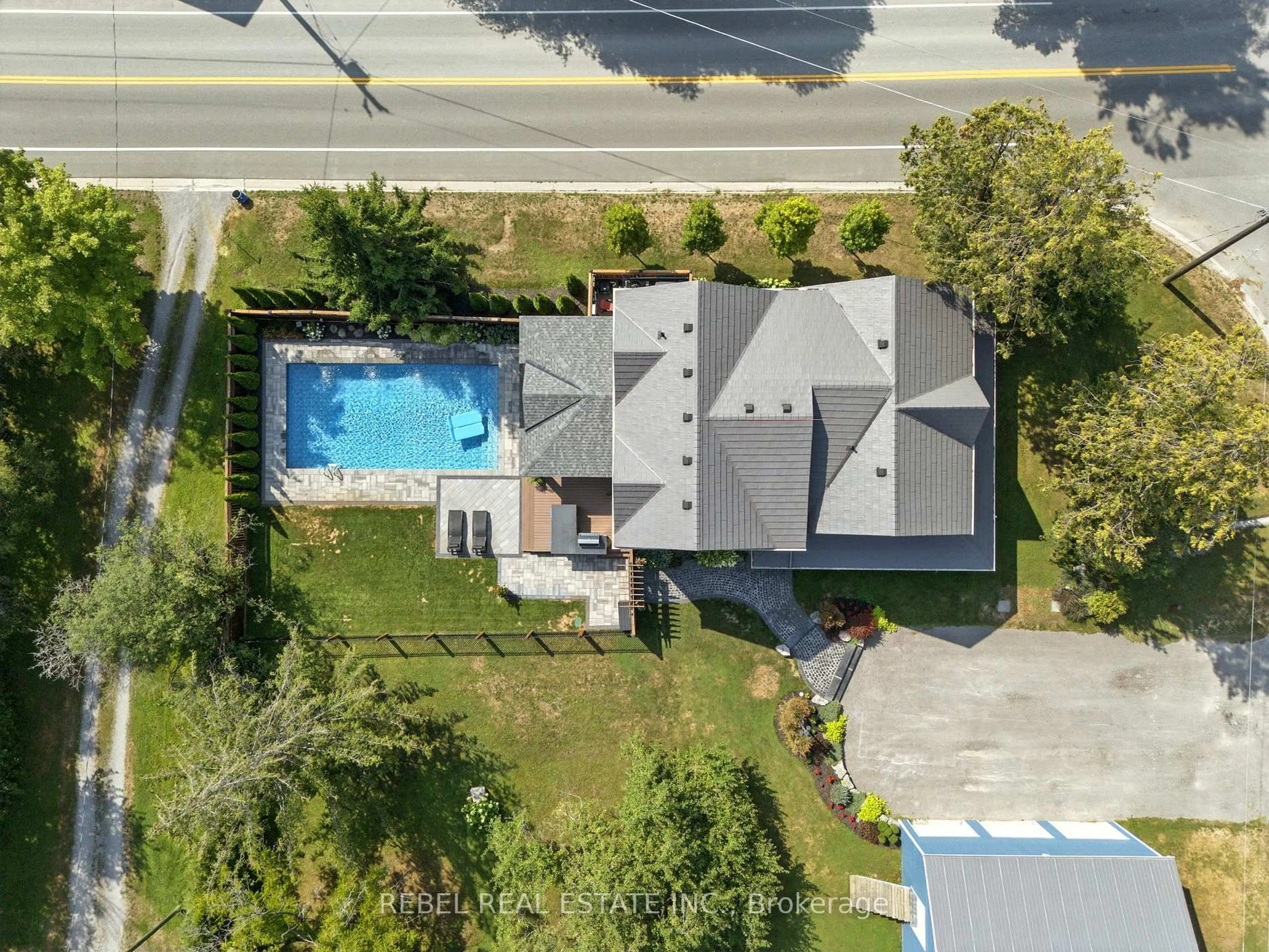 A pic from outside/outdoor area/front of a property/back of a property/a pic from drone, street for 5005 Sideline 4 Ave, Pickering Ontario L0B 1A0