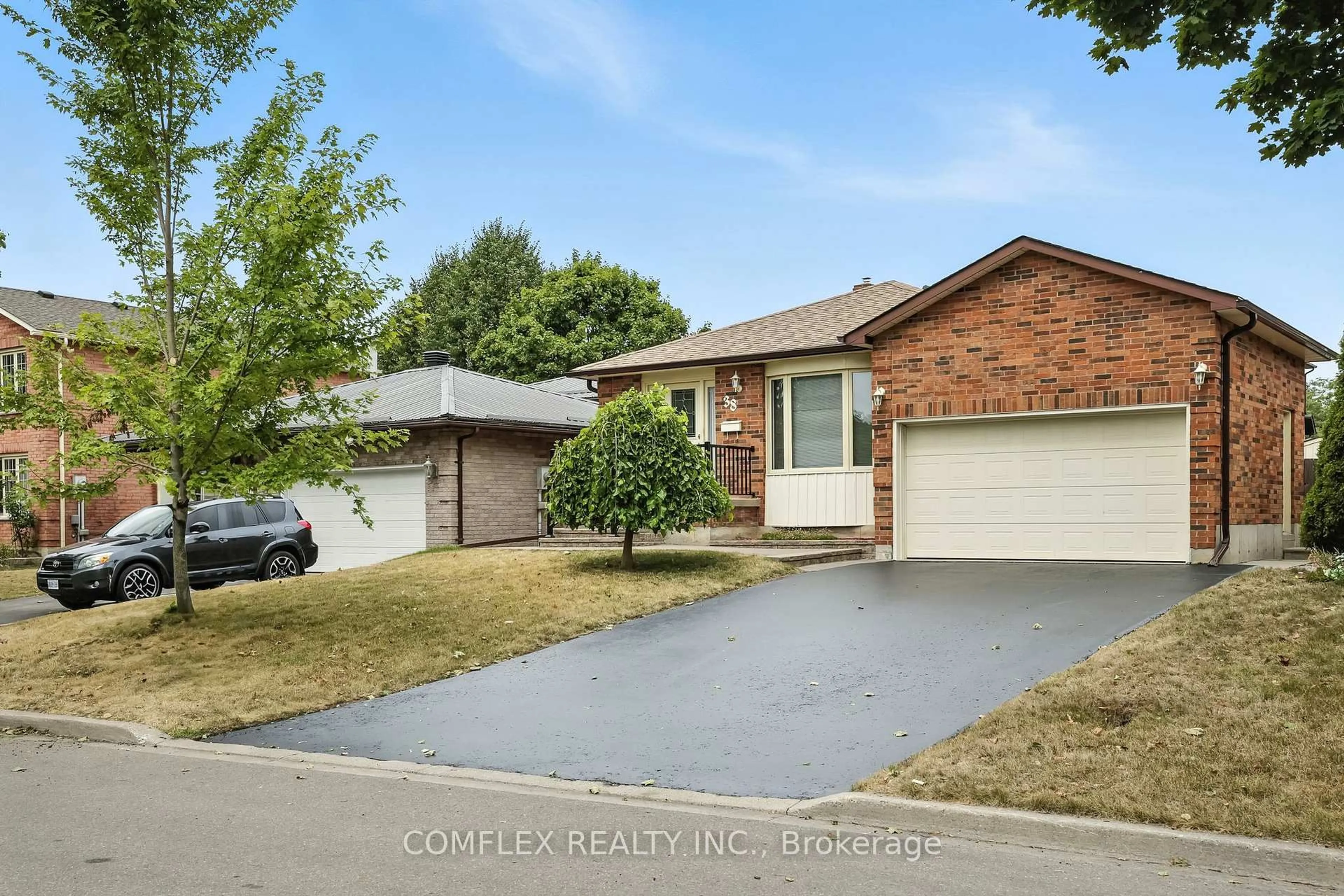 Home with brick exterior material, street for 38 Barley Mill Cres, Clarington Ontario L1C 4E4