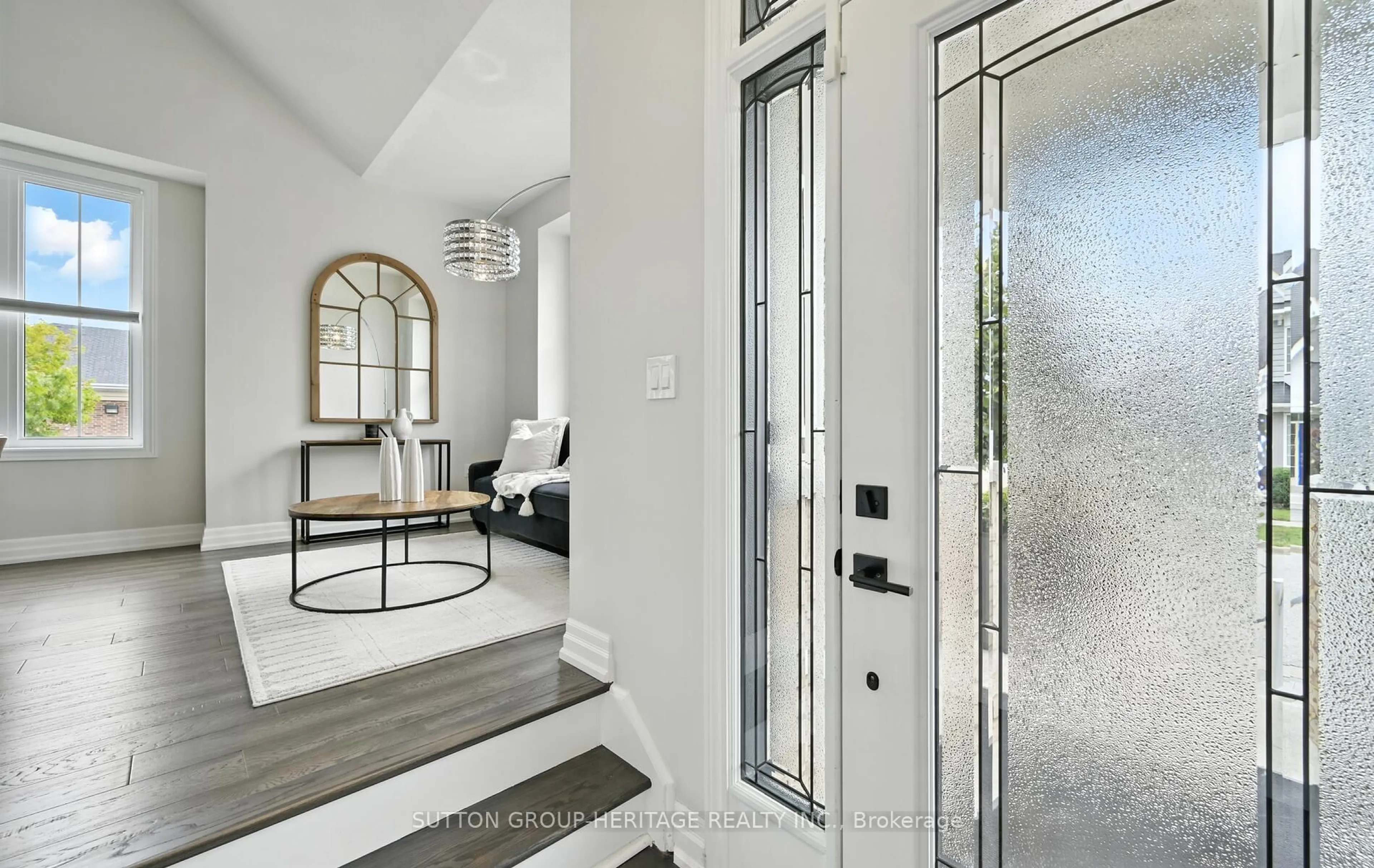 Indoor entryway for 82 Vallance Way, Whitby Ontario L1M 0J8