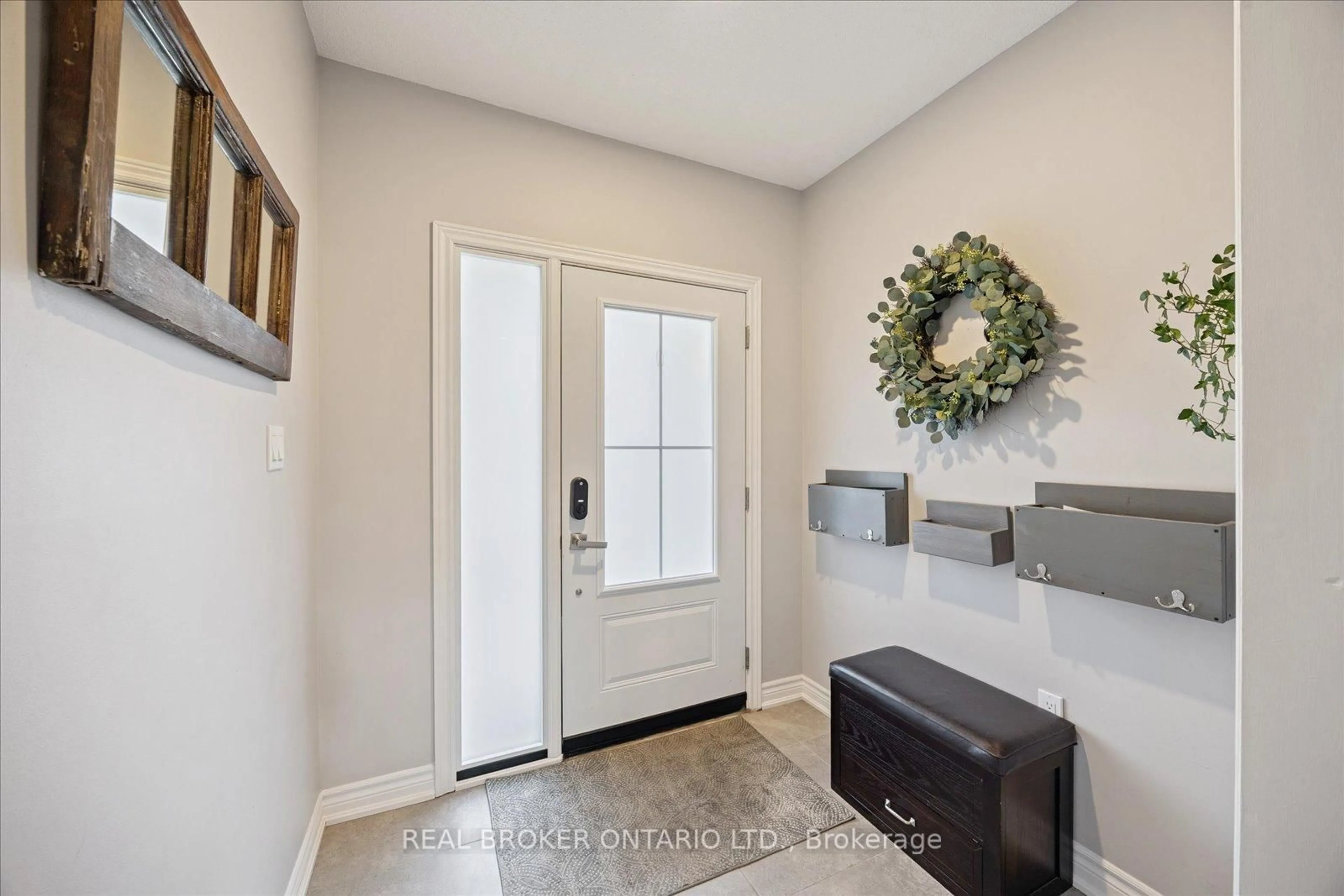 Indoor entryway for 128 Robert Adams Dr, Clarington Ontario L1E 2C4