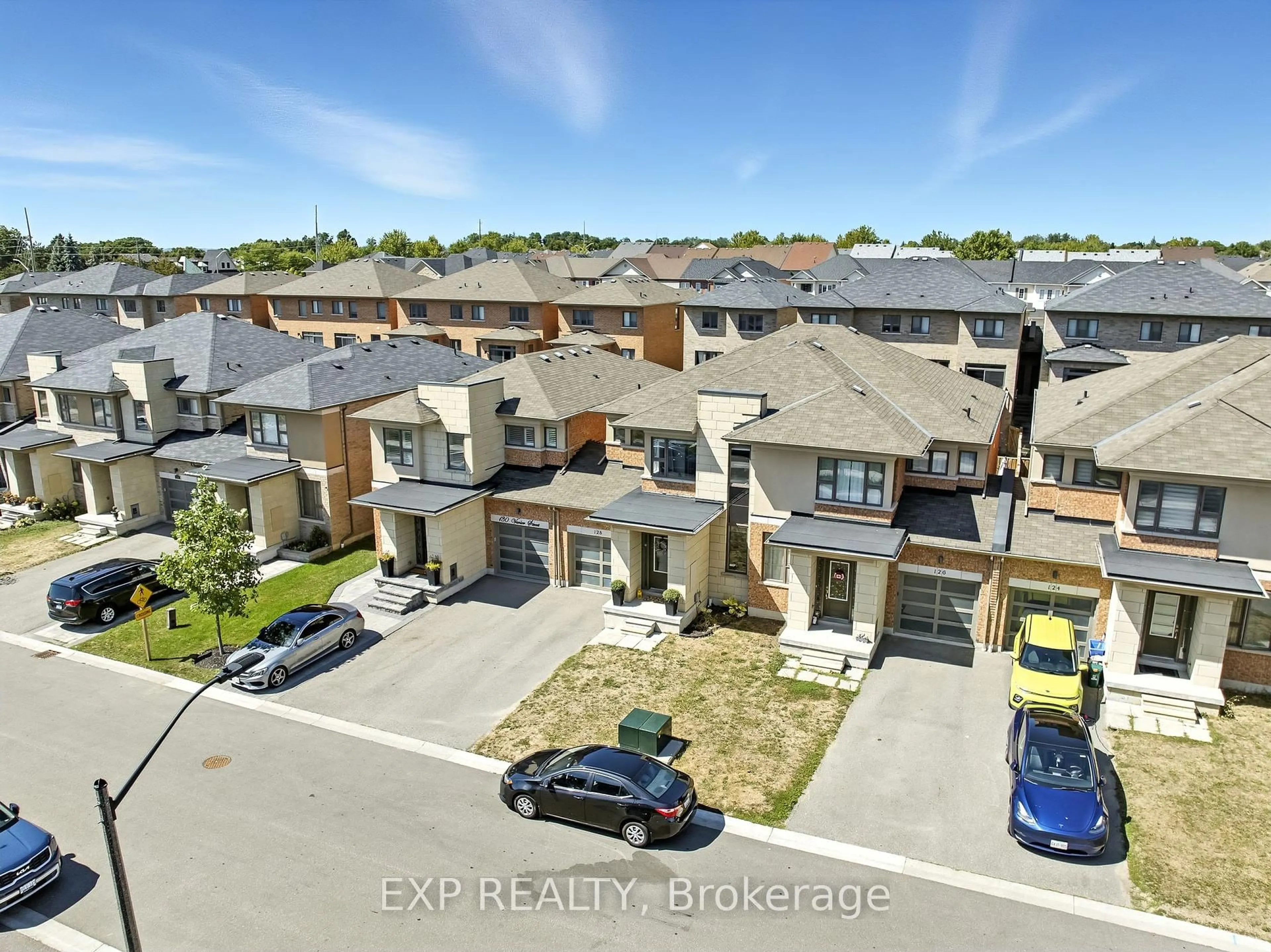 A pic from outside/outdoor area/front of a property/back of a property/a pic from drone, street for 128 Vanier St, Whitby Ontario L1R 0N3
