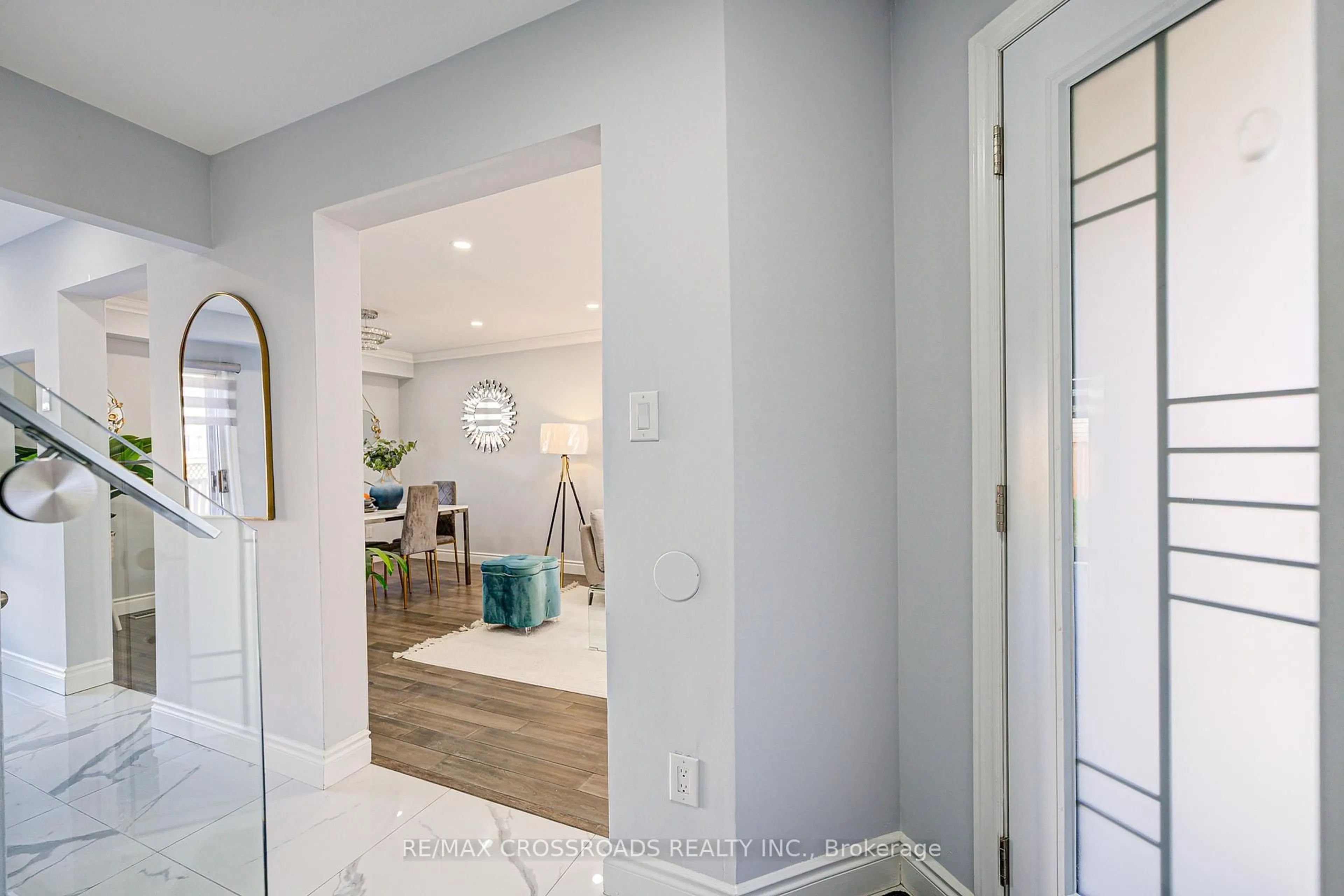Indoor entryway for 93 McMann Cres, Clarington Ontario L1E 2W9