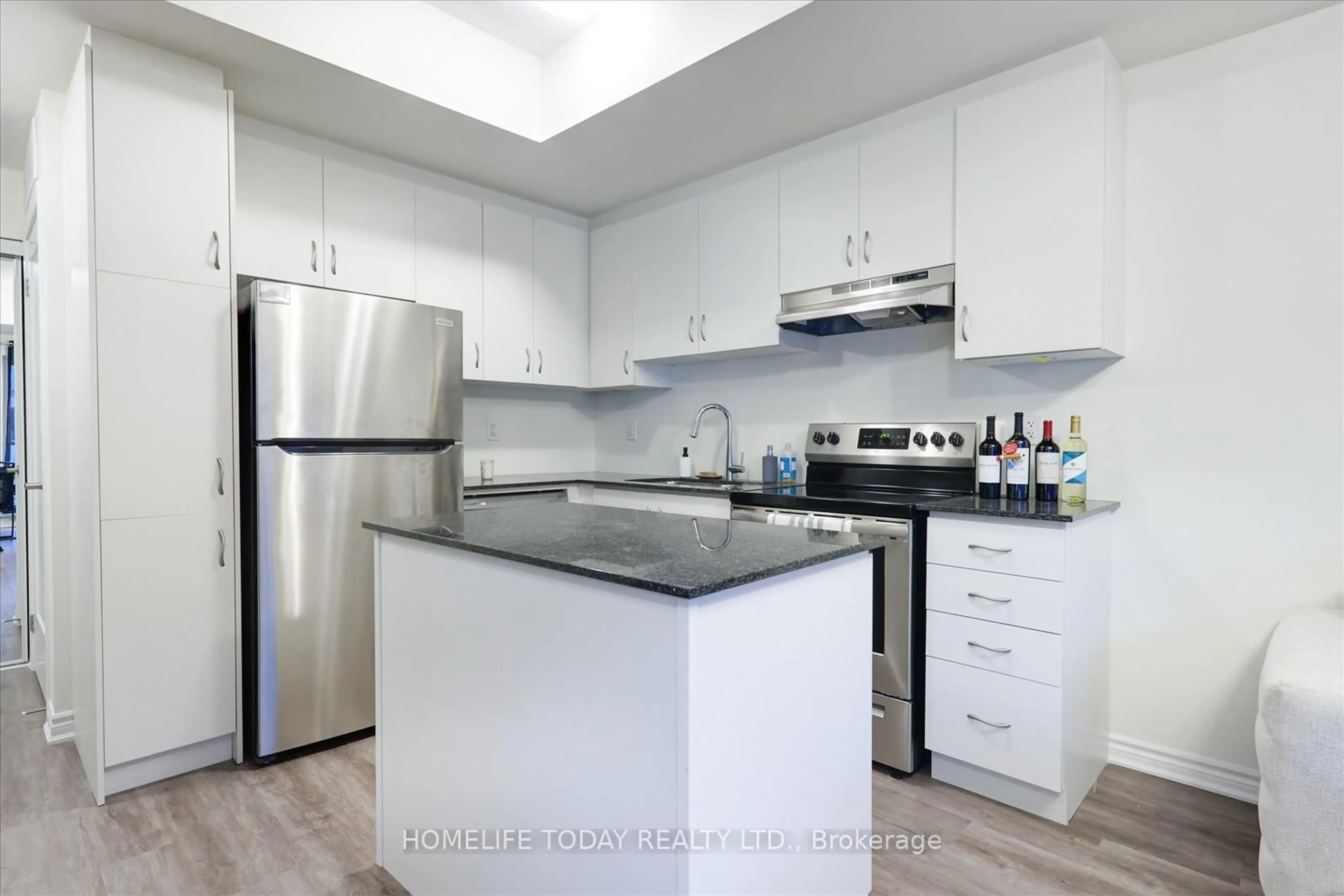Standard kitchen, unknown for 2787 Eglington Ave #321, Toronto Ontario M1J 0B2