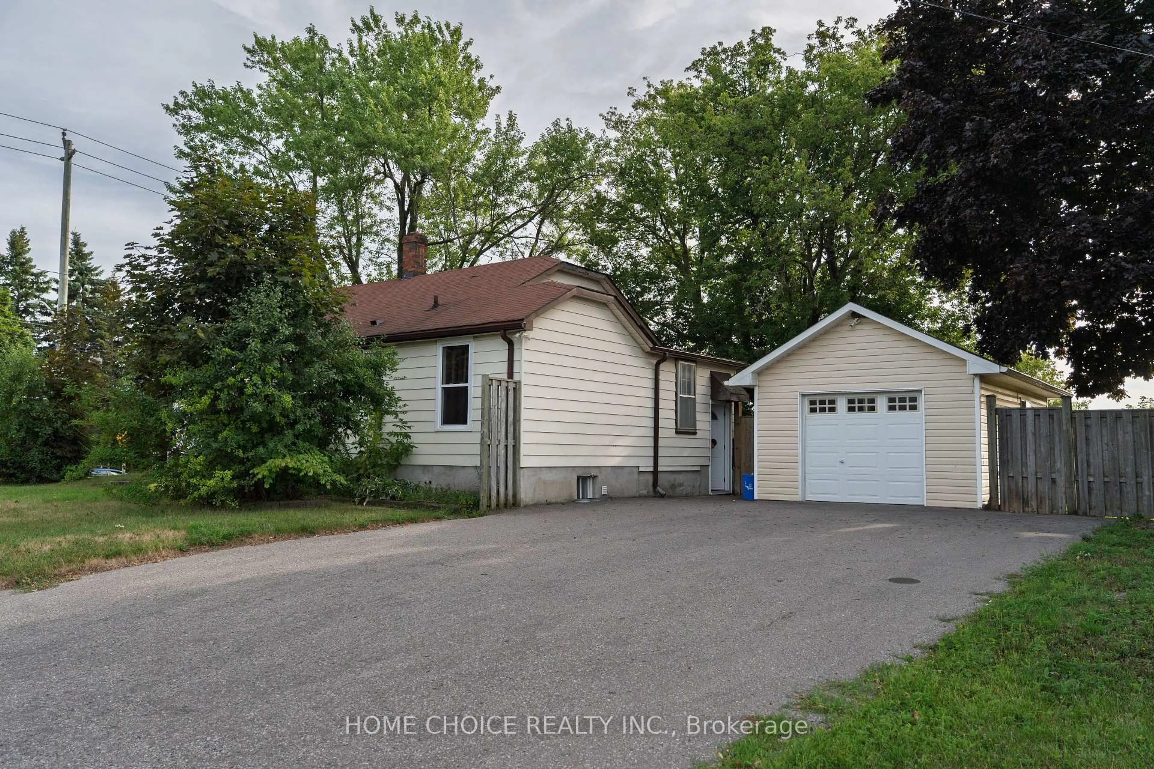 Unknown for 272 Taunton Rd, Oshawa Ontario L1G 3T5