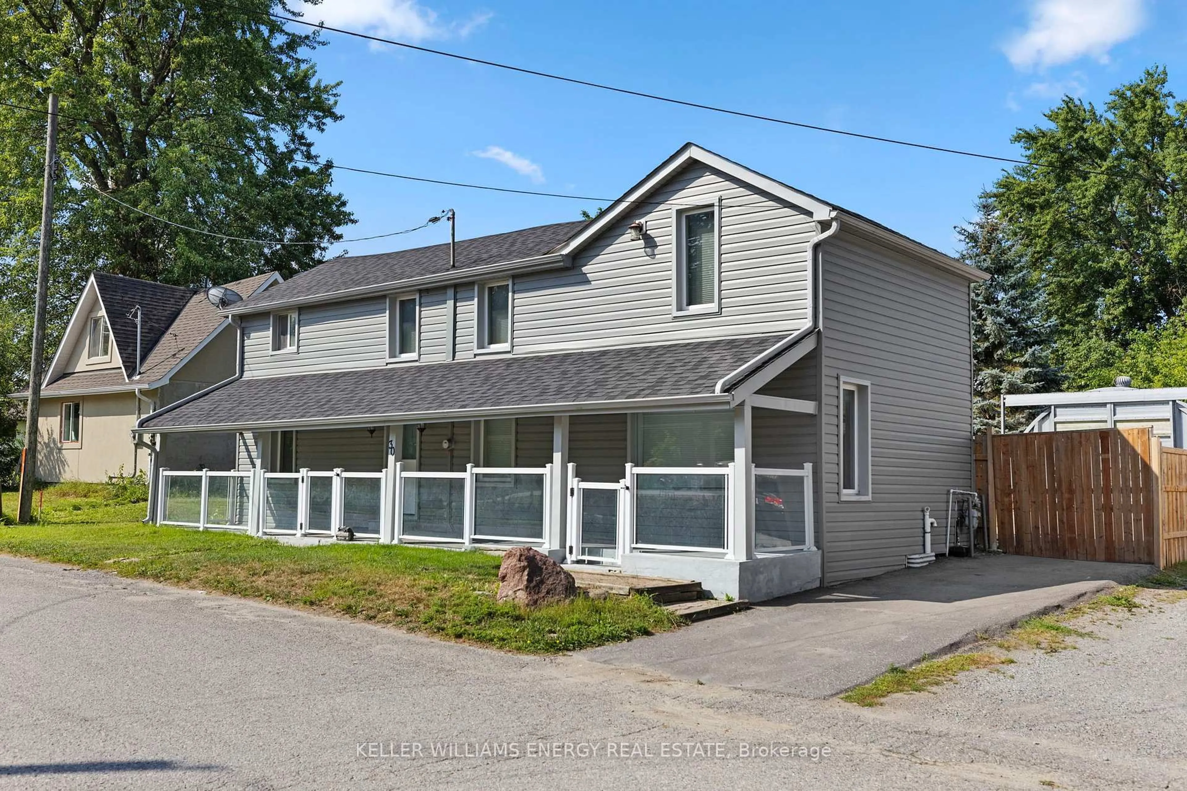 Unknown for 30 Pier St, Scugog Ontario L0B 1E0
