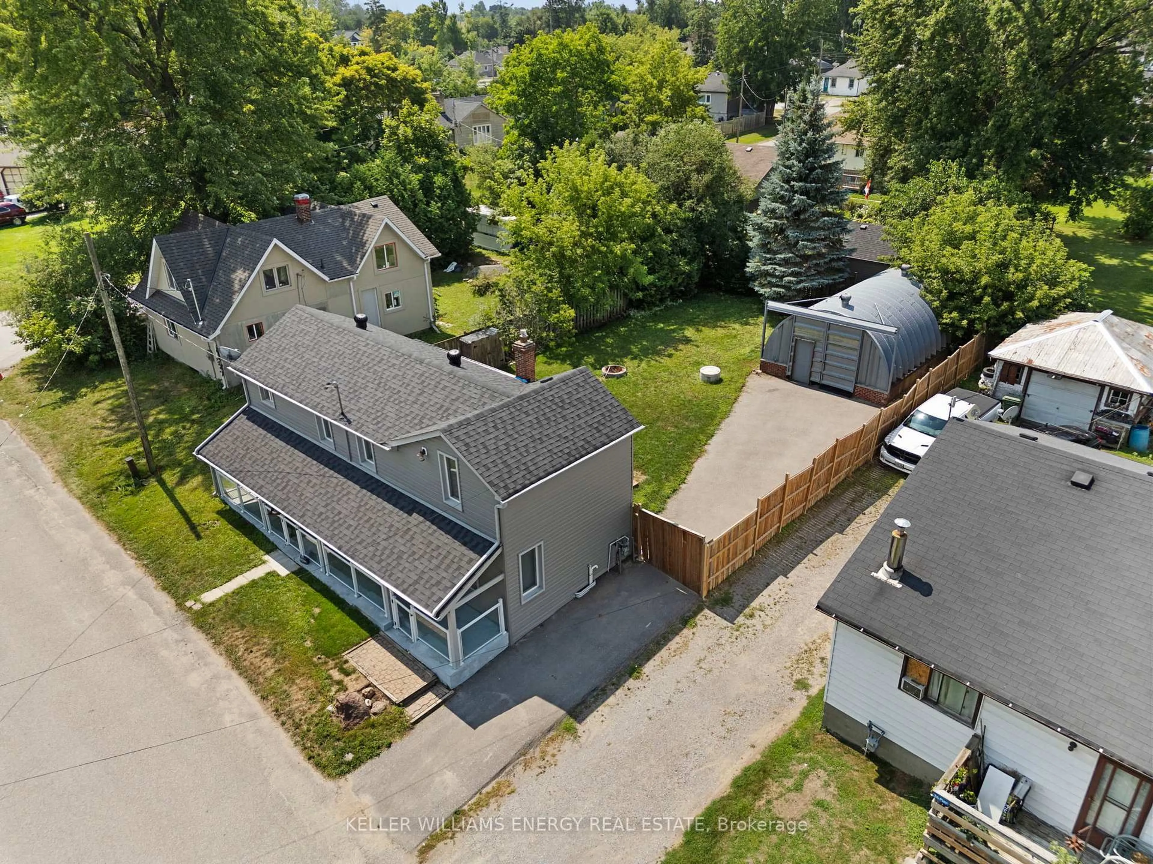 A pic from outside/outdoor area/front of a property/back of a property/a pic from drone, street for 30 Pier St, Scugog Ontario L0B 1E0