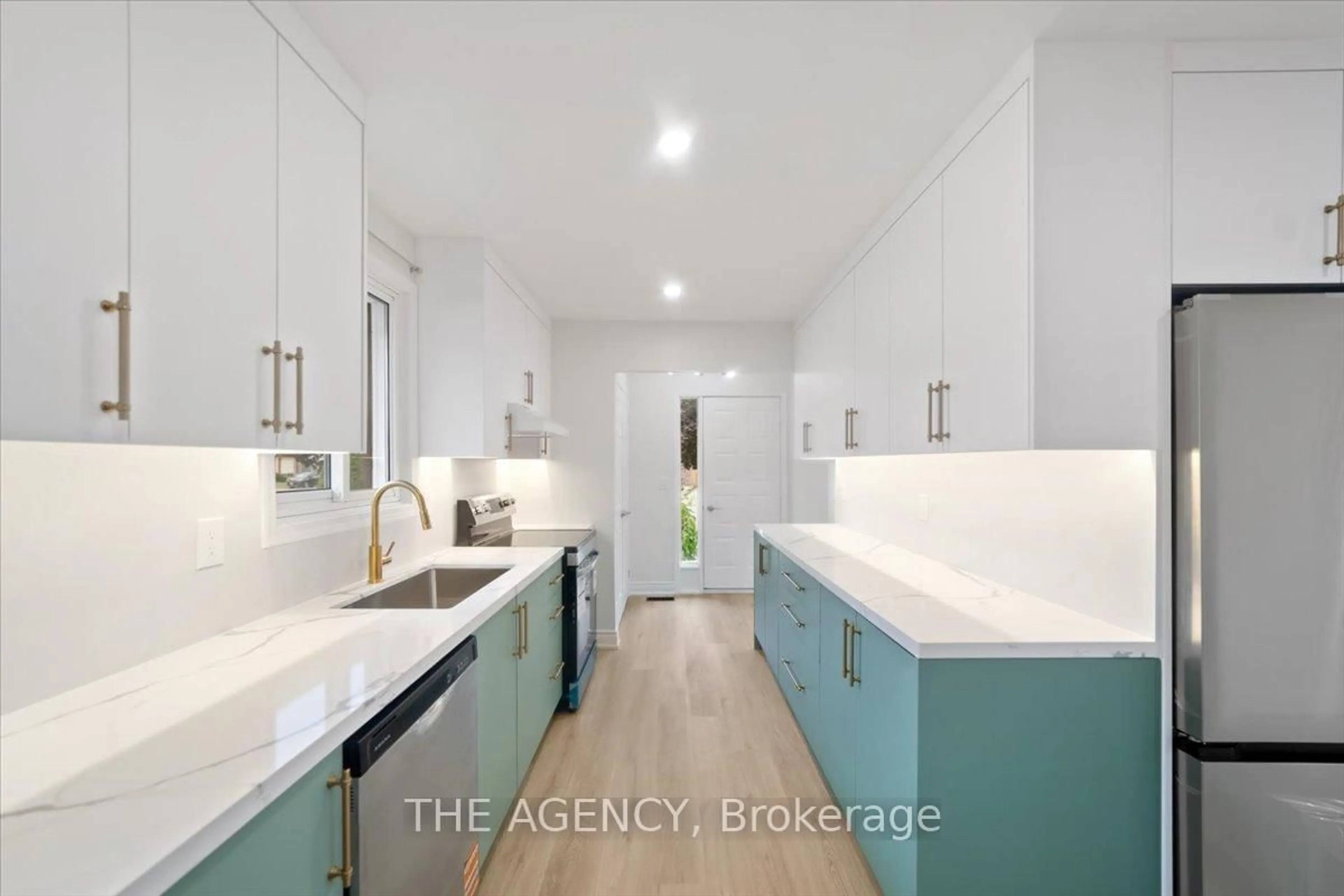 Open concept kitchen, unknown for 187 Seneca Ave, Oshawa Ontario L1G 3V5