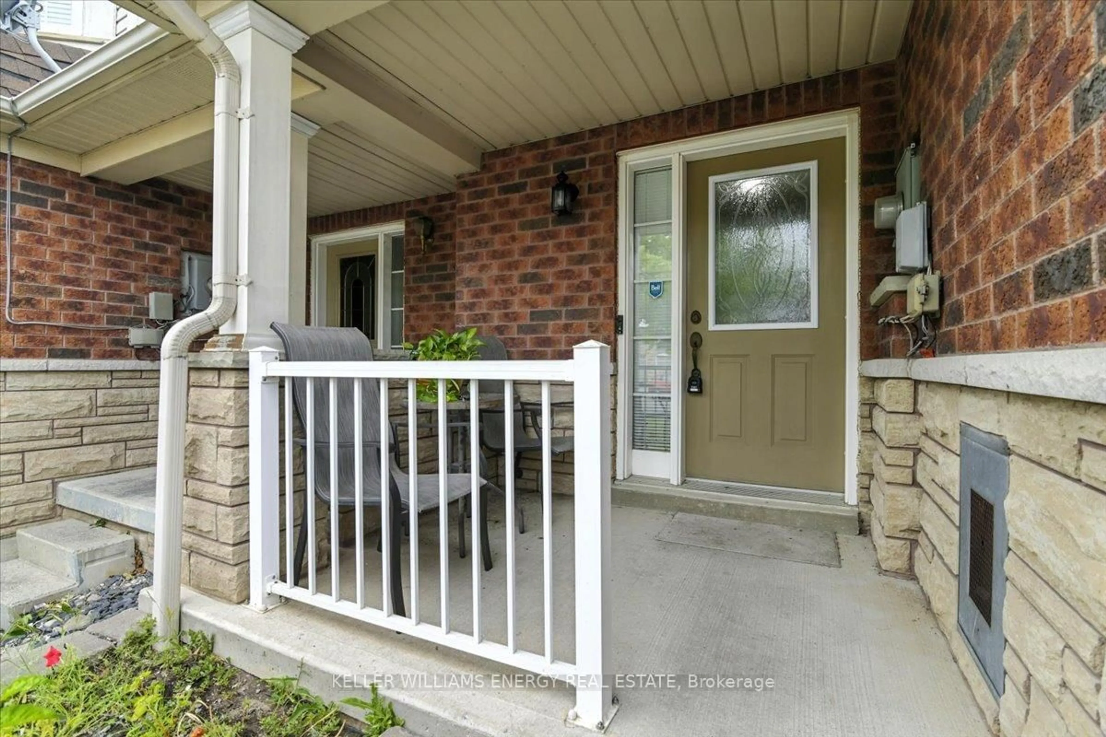 Indoor entryway for 155 Lady May Dr, Whitby Ontario L1R 3M4