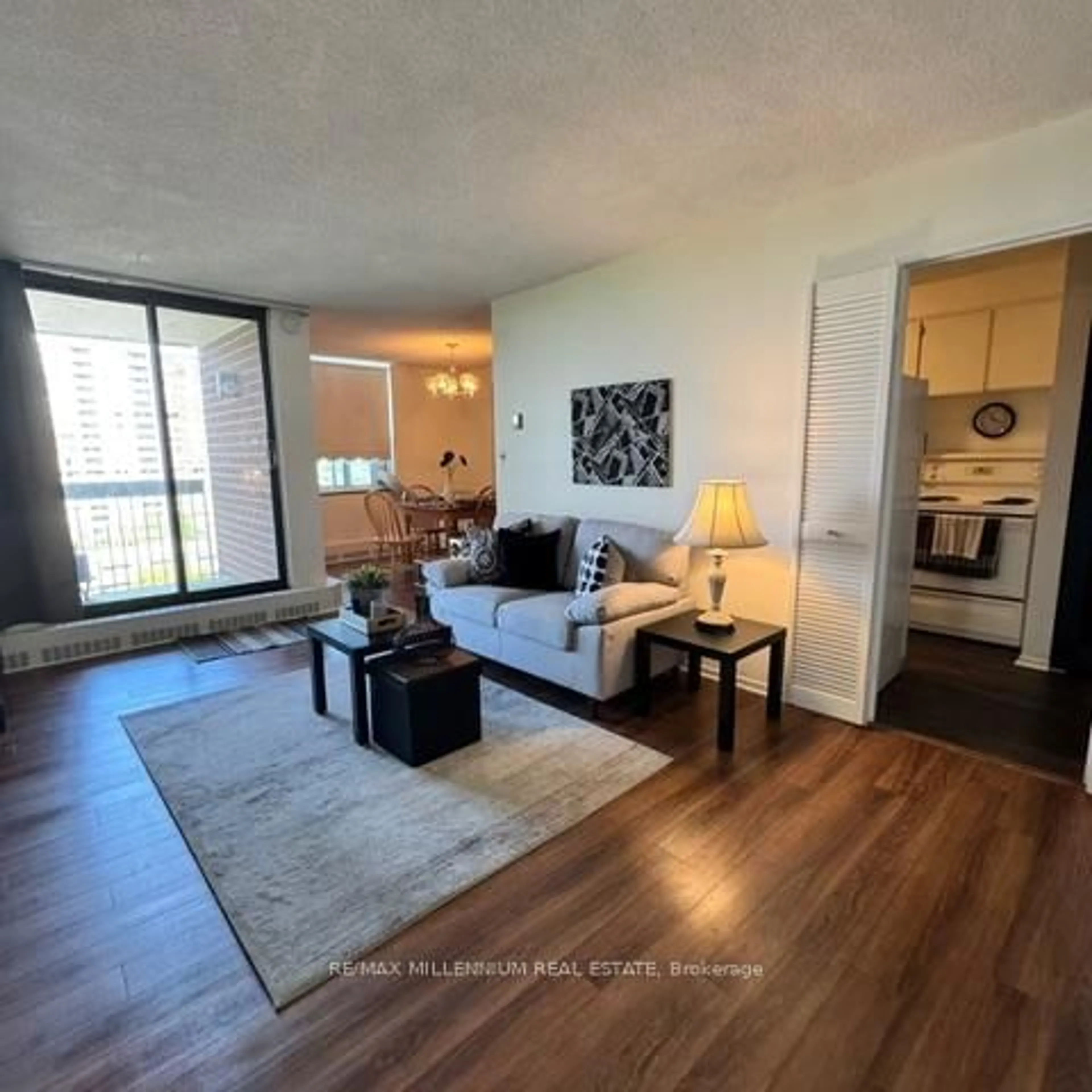 A pic of a room for 90 Ling Rd ##910, Toronto Ontario M1E 4Y3