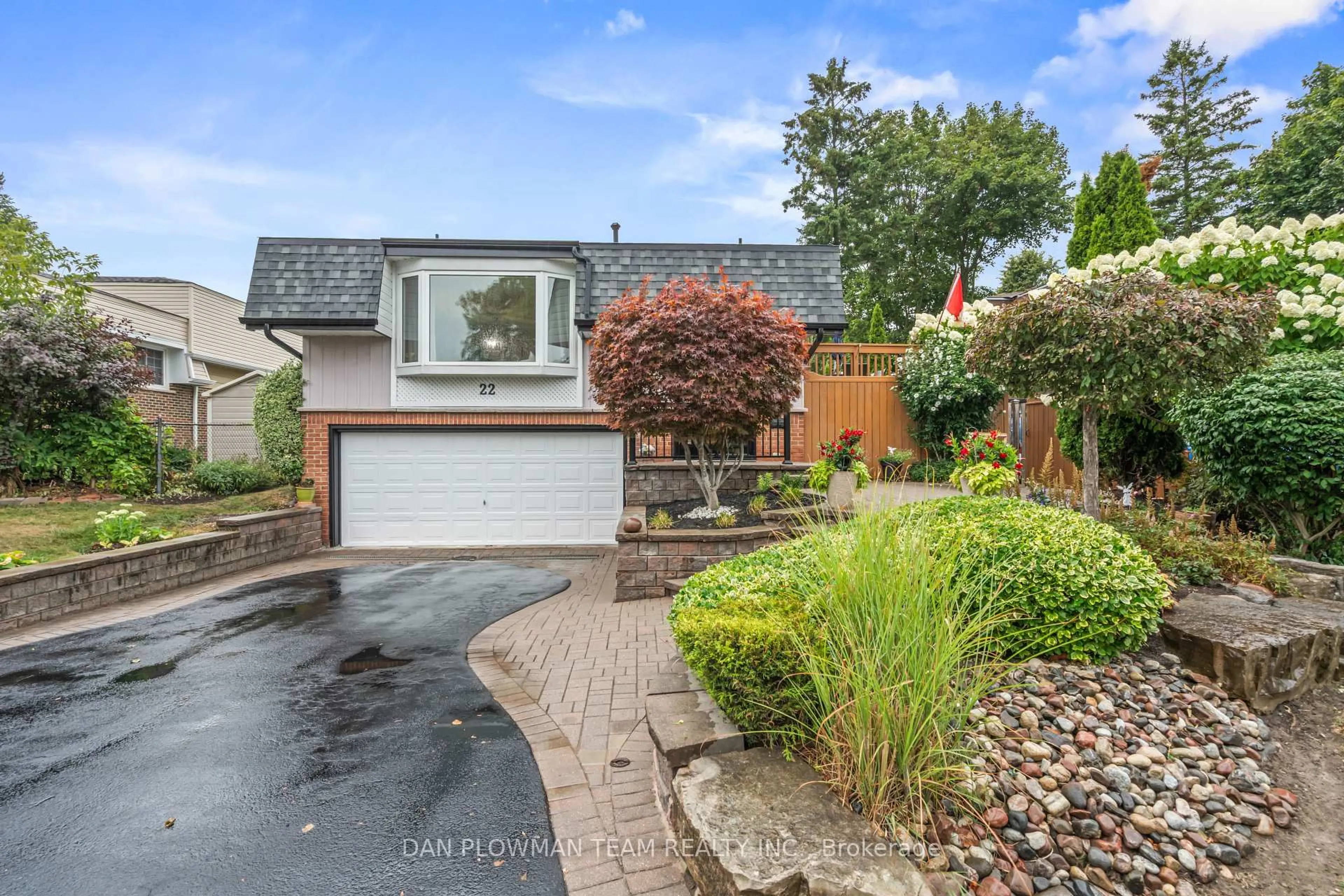Unknown for 22 Gerrie Crt, Whitby Ontario L1N 5Y2