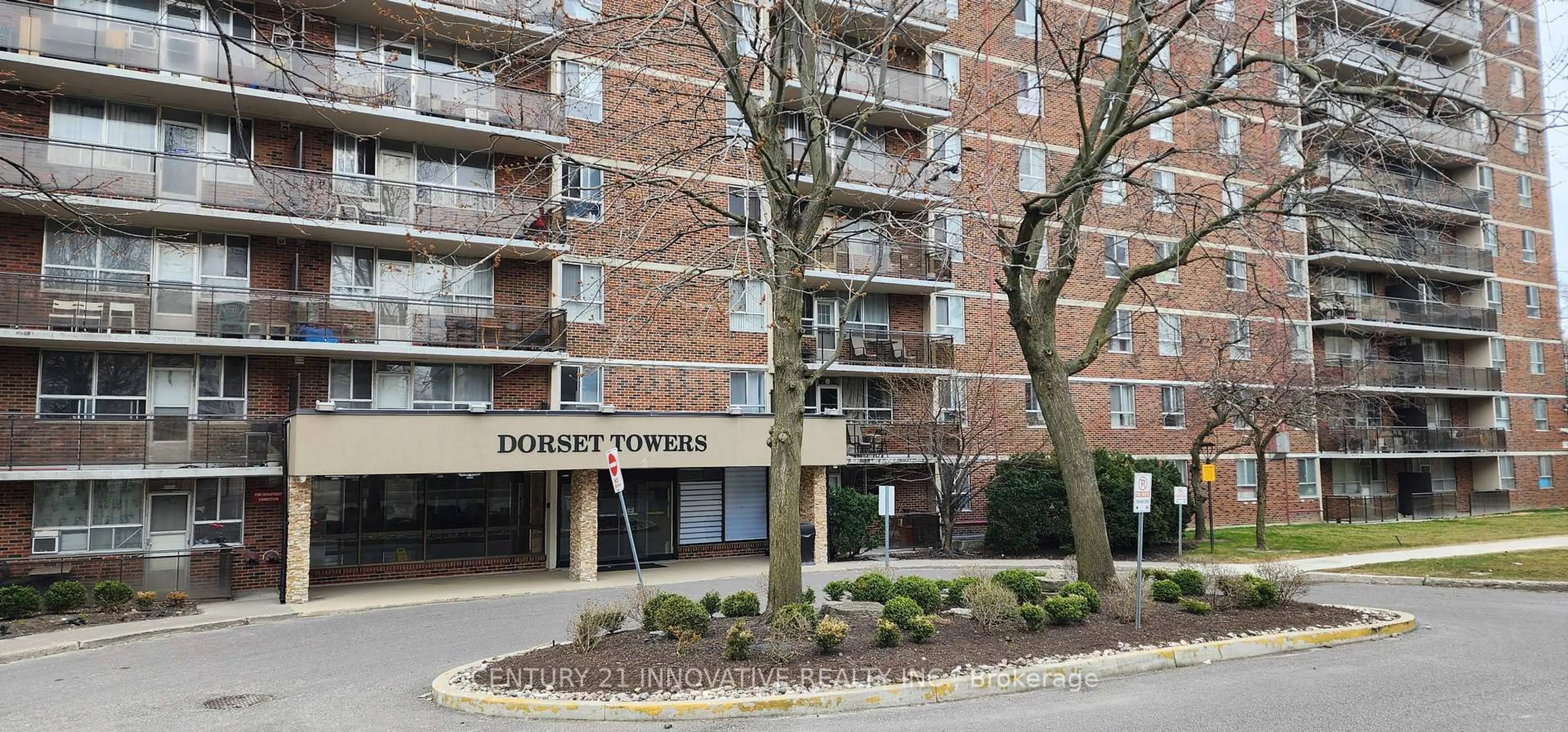 Indoor foyer for 1950 Kennedy Rd #405, Toronto Ontario M1P 4S9