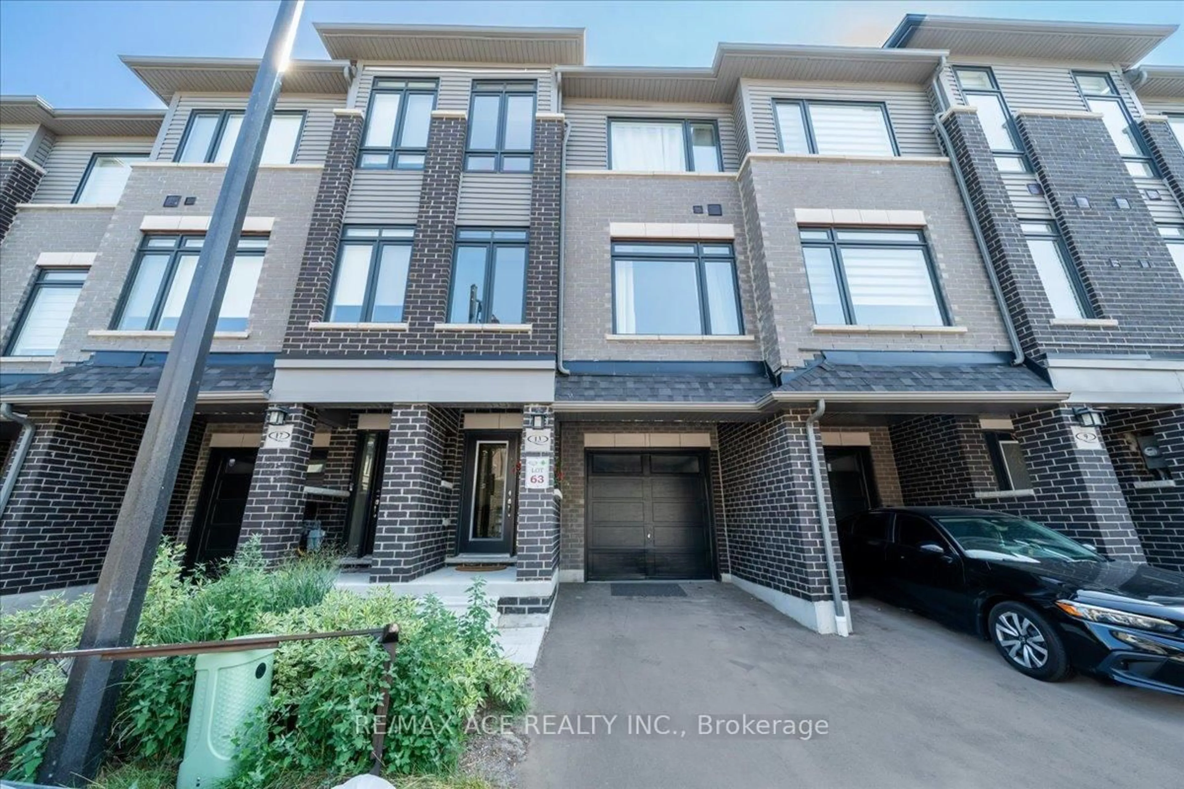 A pic from outside/outdoor area/front of a property/back of a property/a pic from drone, unknown for 13 Emmas Way, Whitby Ontario L1R 0S7