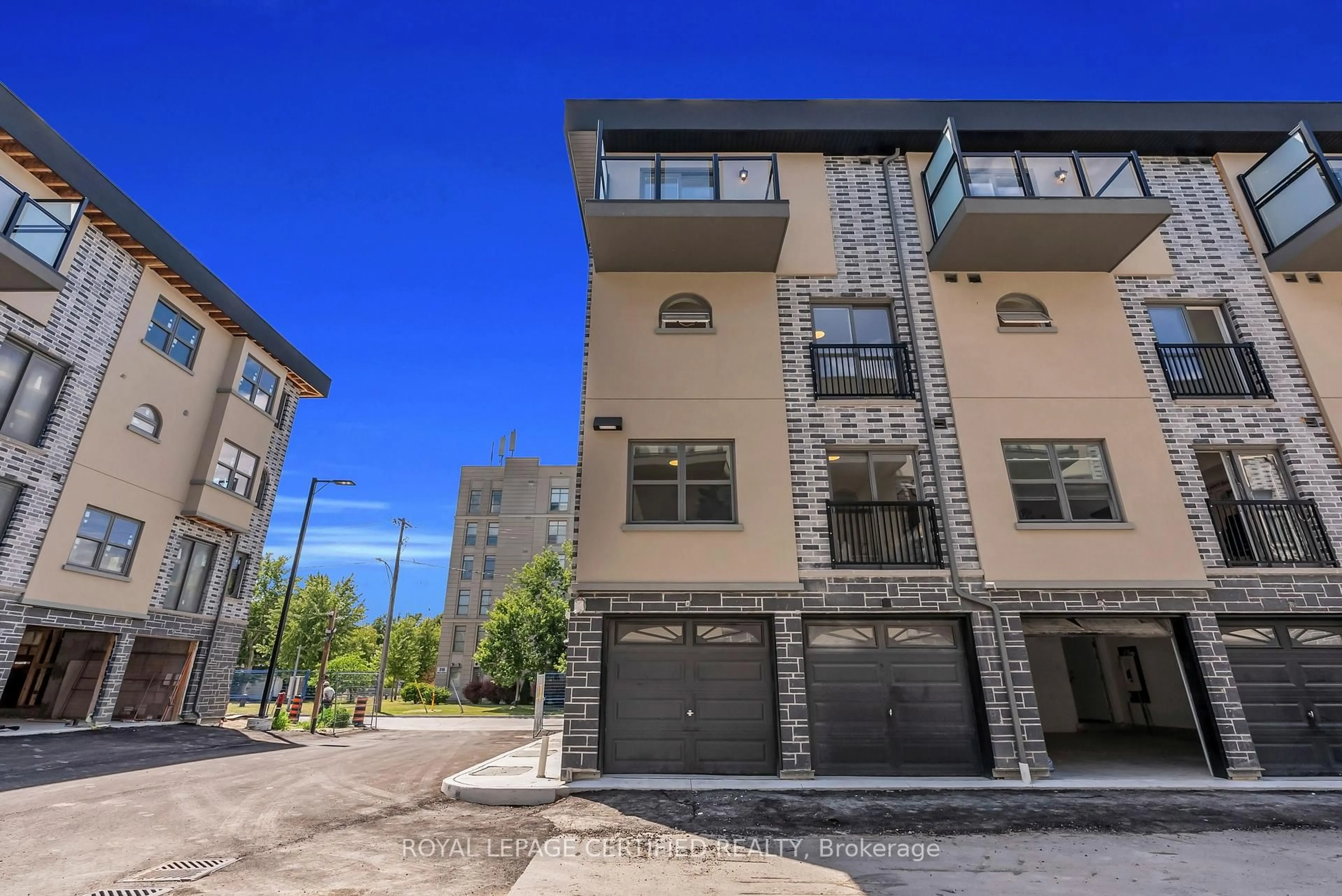 Unknown for 400 Mary St #19, Whitby Ontario L1N 2P8