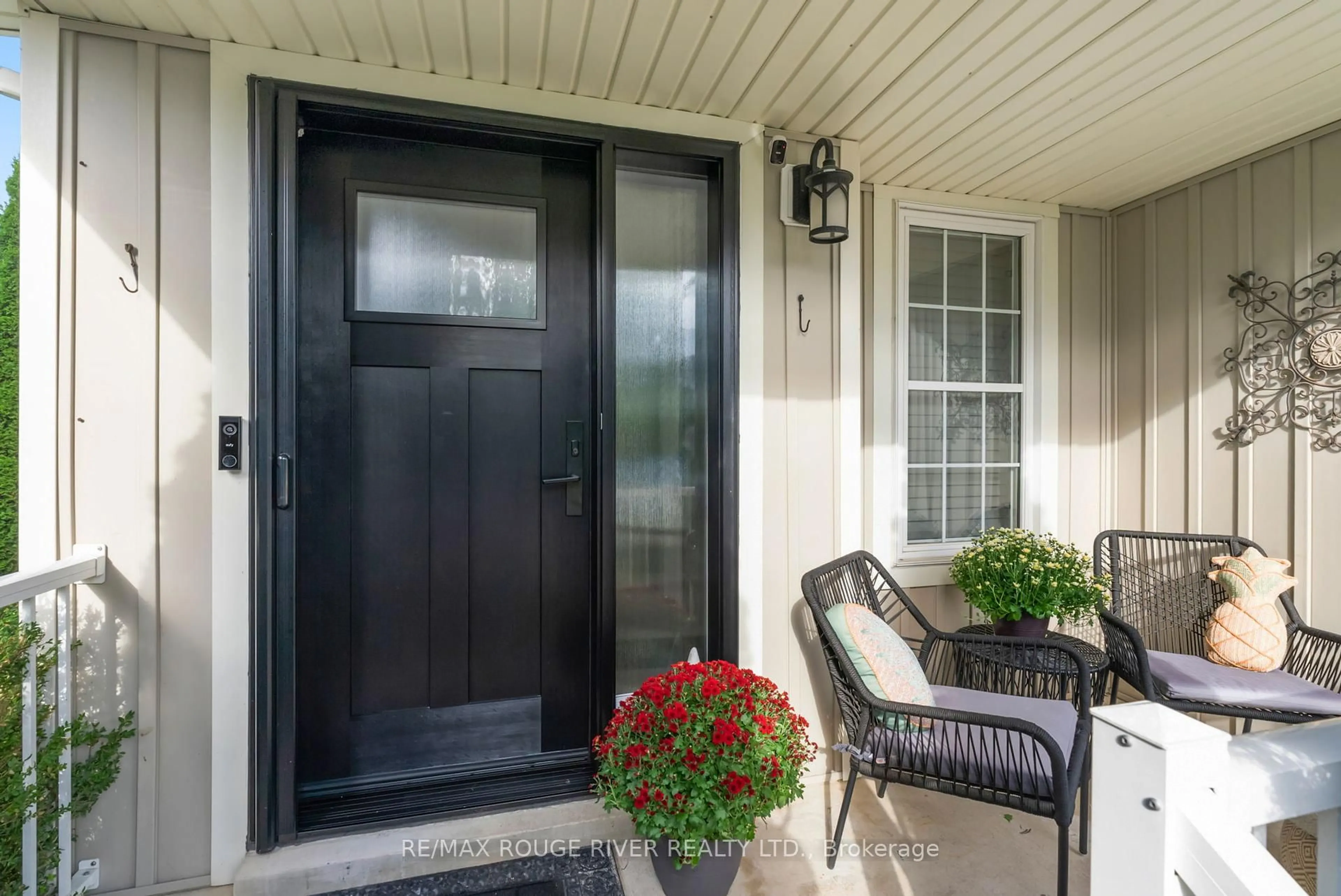 Indoor entryway for 53 Cranborne Cres, Whitby Ontario L1M 2M1