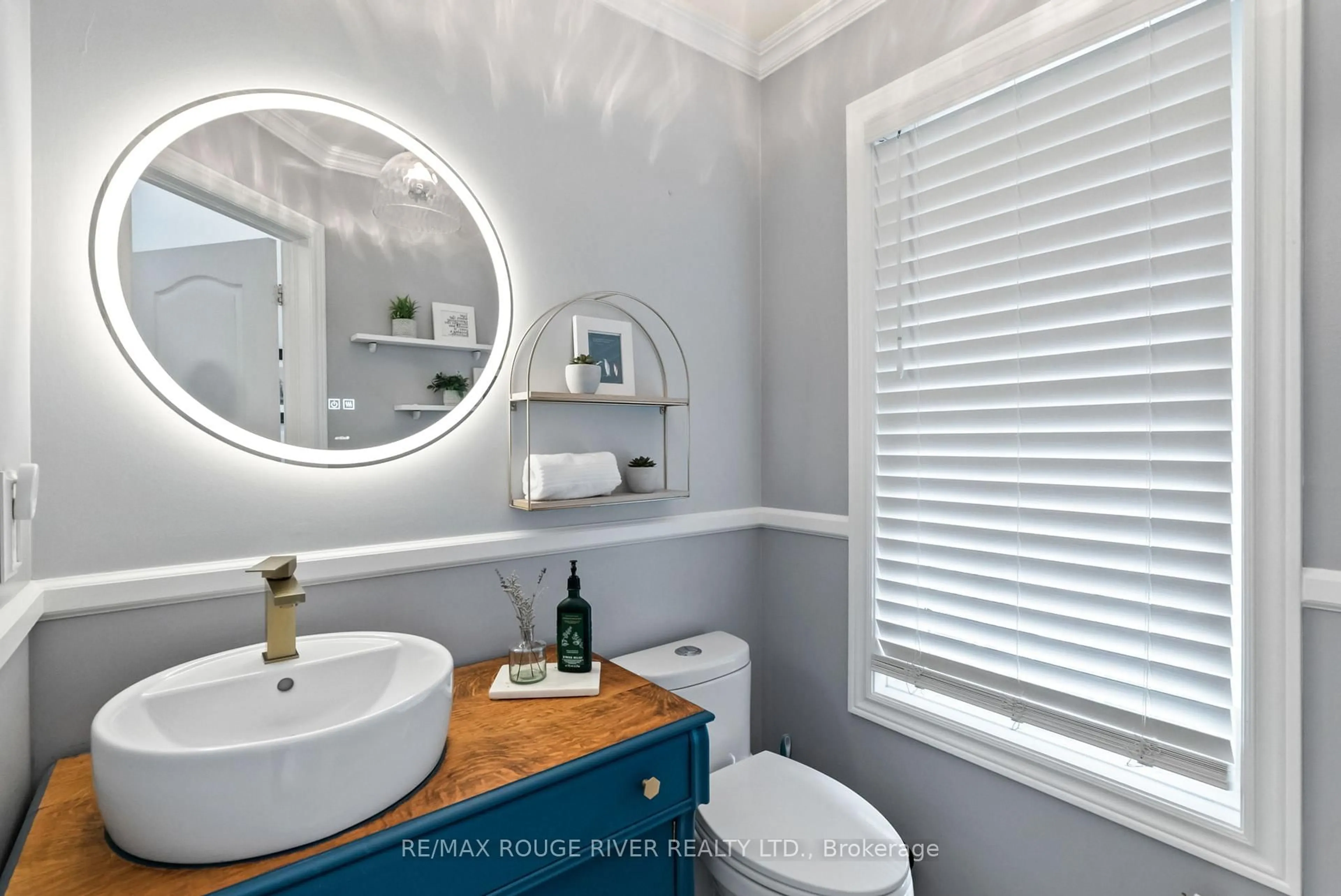 Contemporary bathroom, ceramic/tile floor for 53 Cranborne Cres, Whitby Ontario L1M 2M1