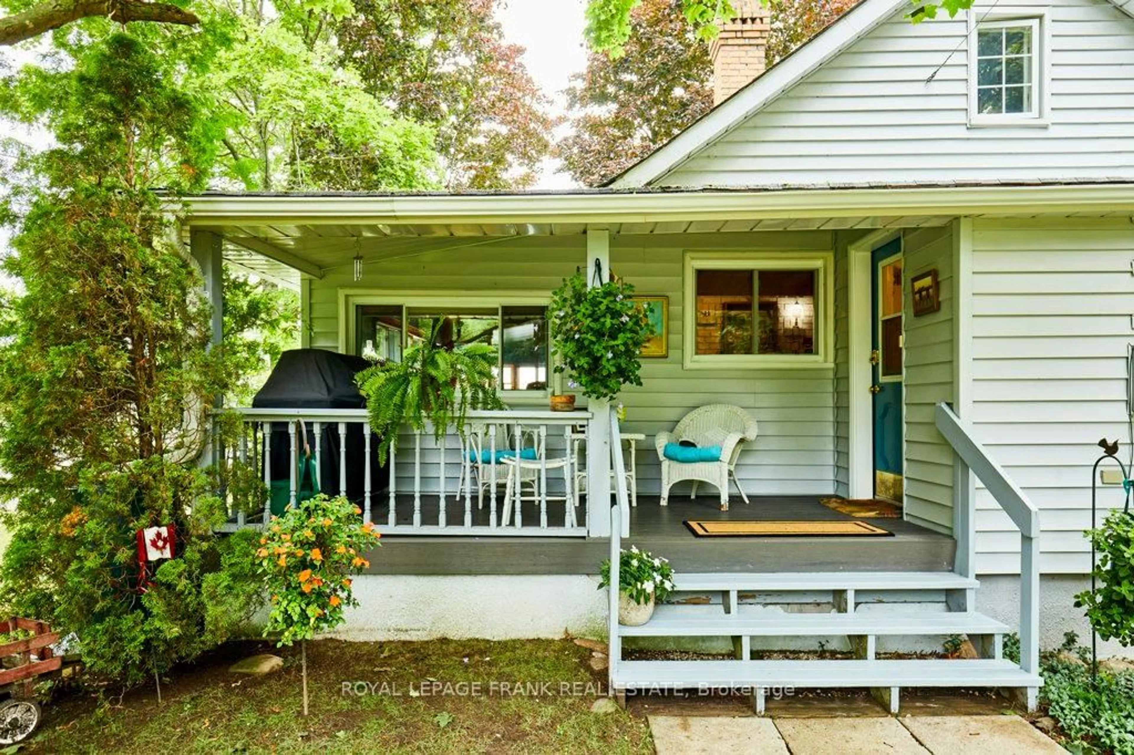 Patio, street for 28 Johnstone Lane, Scugog Ontario L0B 1L0