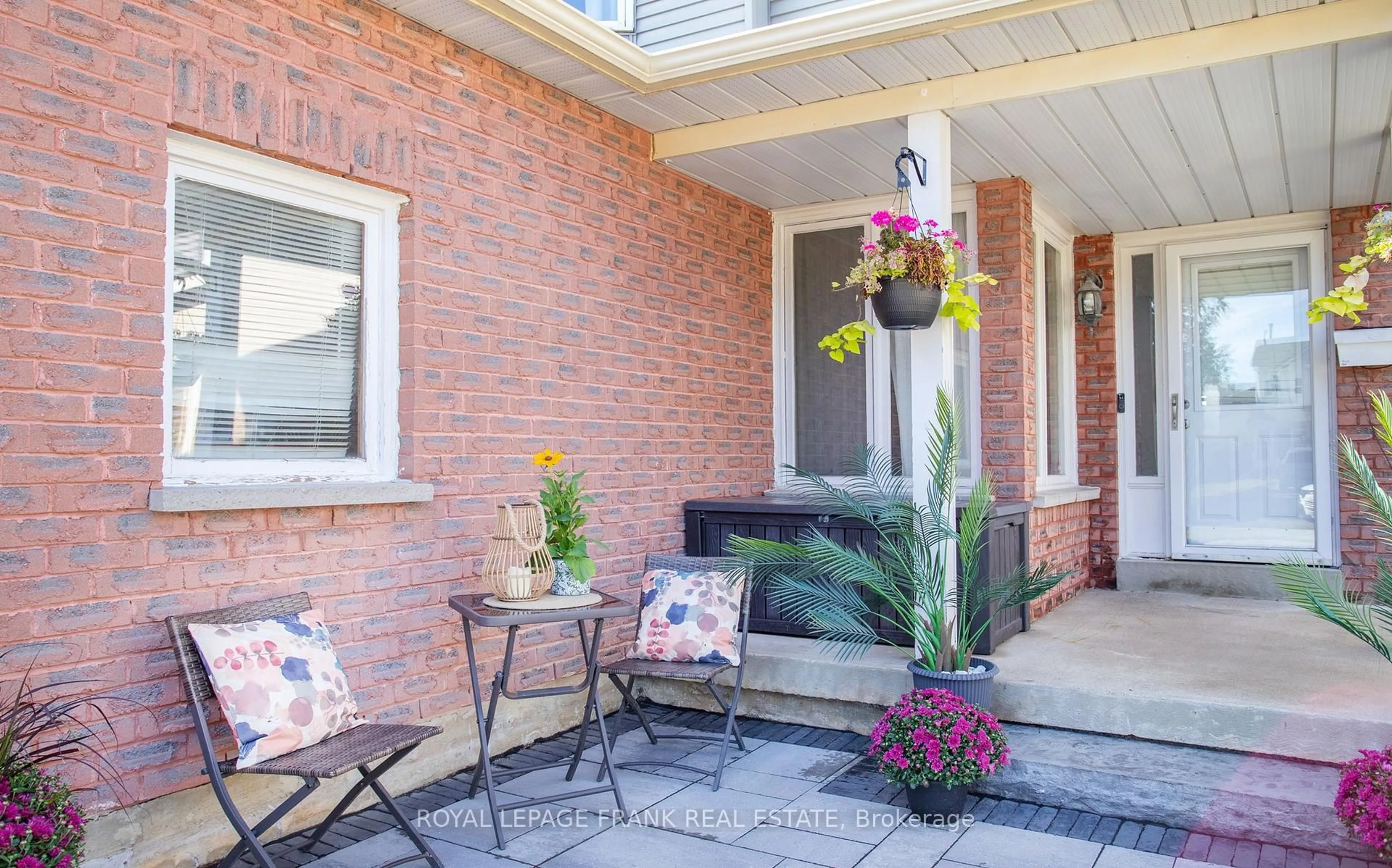 Patio, street for 22 Windham Cres, Clarington Ontario L1E 1Y7