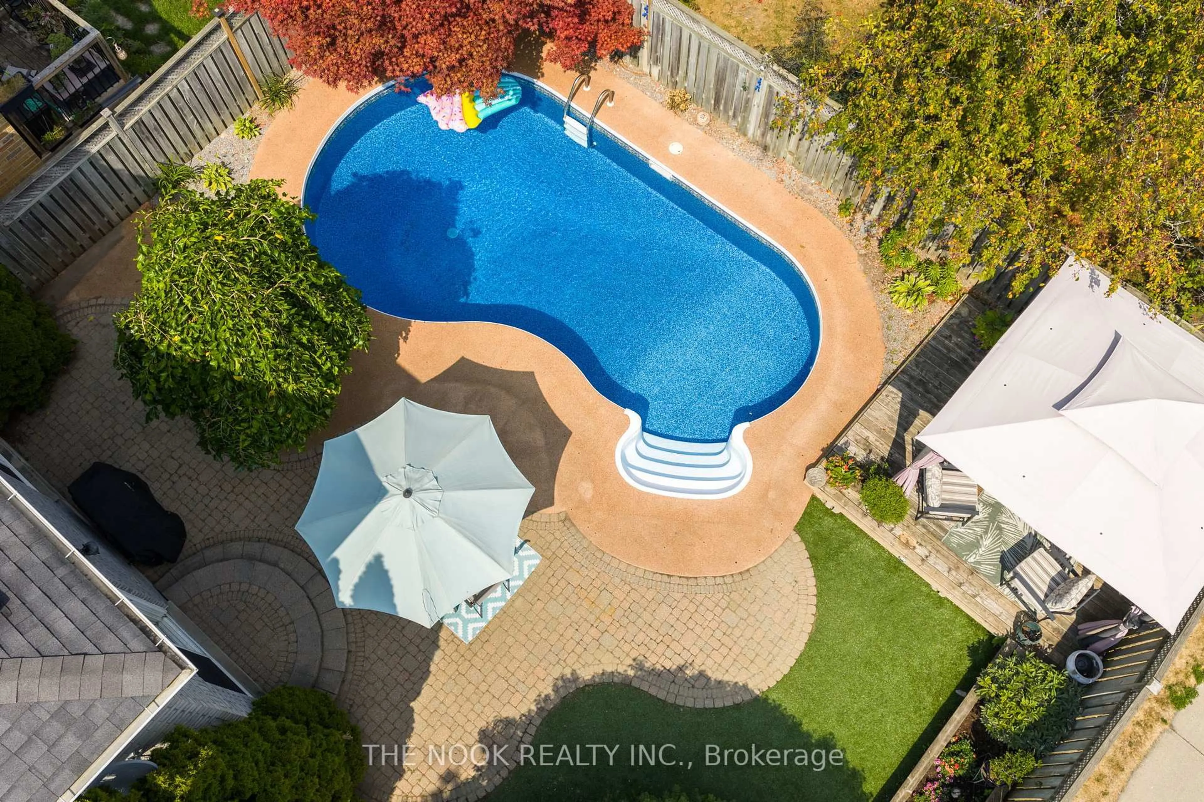 A pic from outside/outdoor area/front of a property/back of a property/a pic from drone, water/lake/river/ocean view for 111 Avondale Dr, Clarington Ontario L1E 3A3