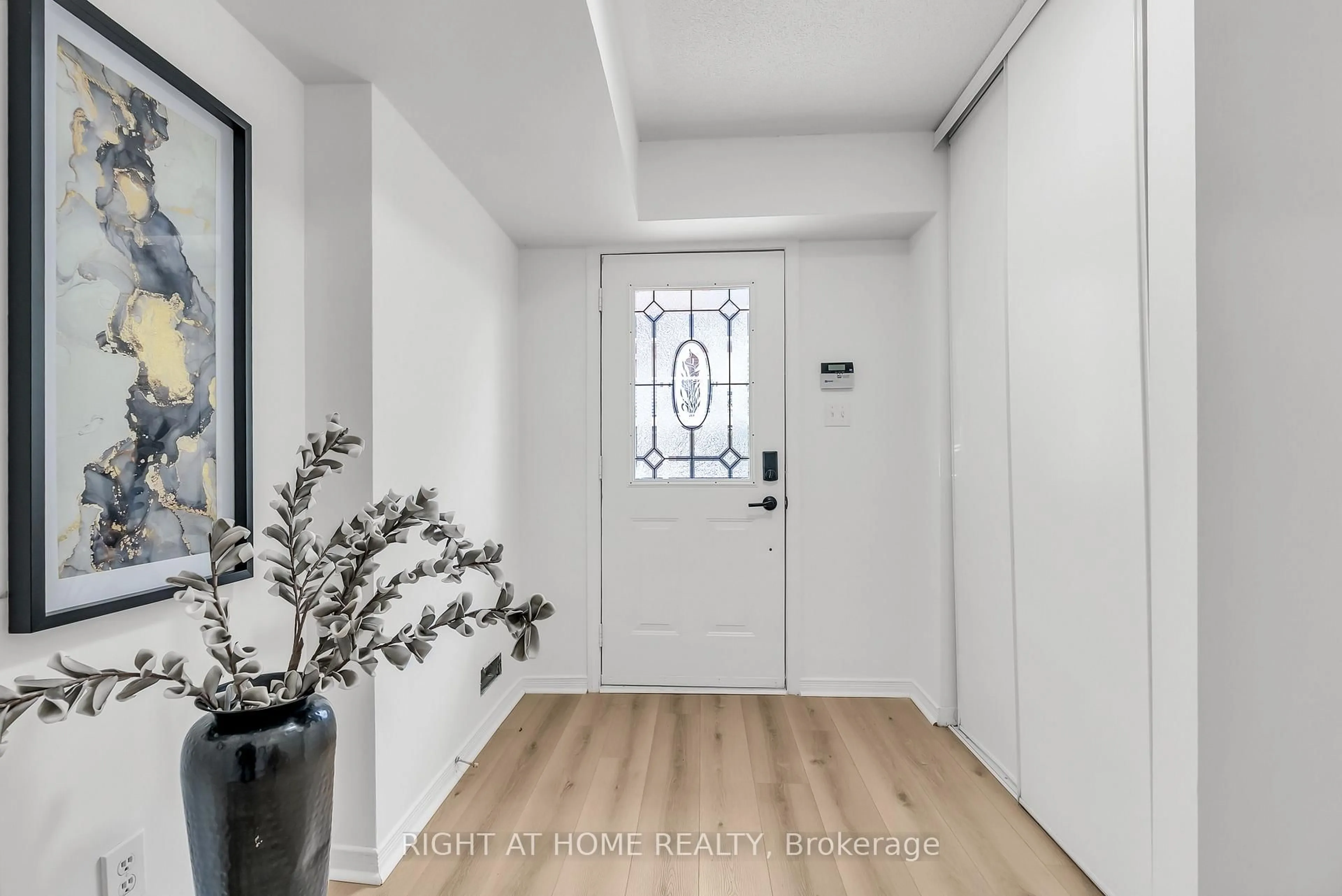 Indoor entryway for 1775 Valley Farm Rd #61, Pickering Ontario L1V 7J9