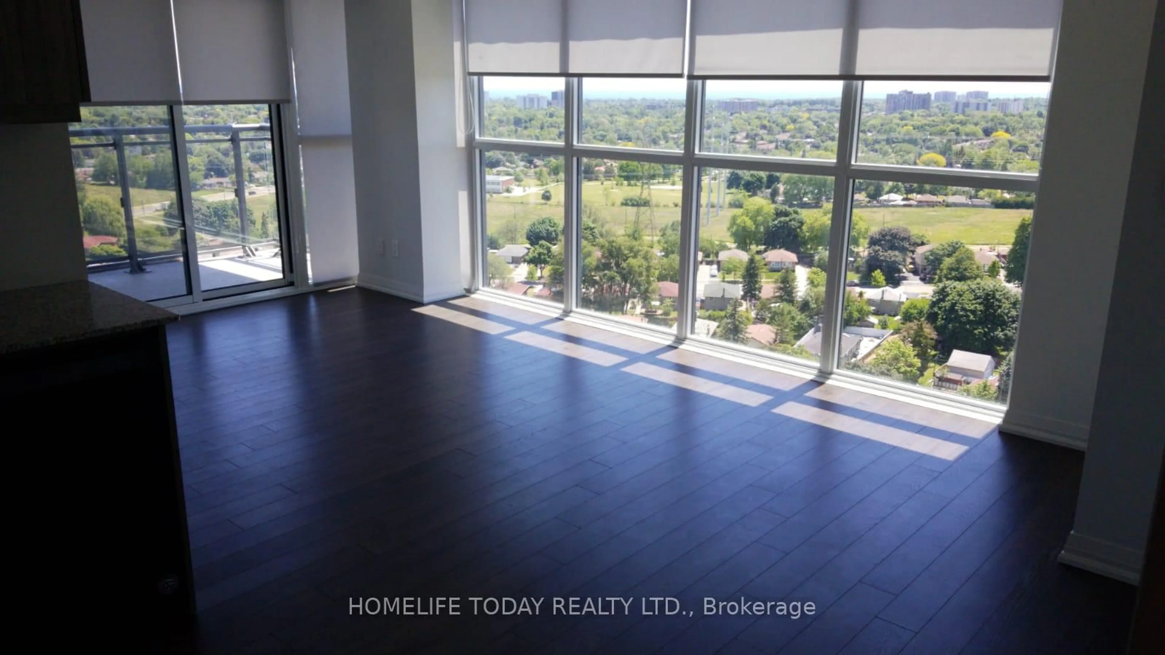 Indoor foyer for 30 Meadowglen Pl #2010, Toronto Ontario M1G 0A6