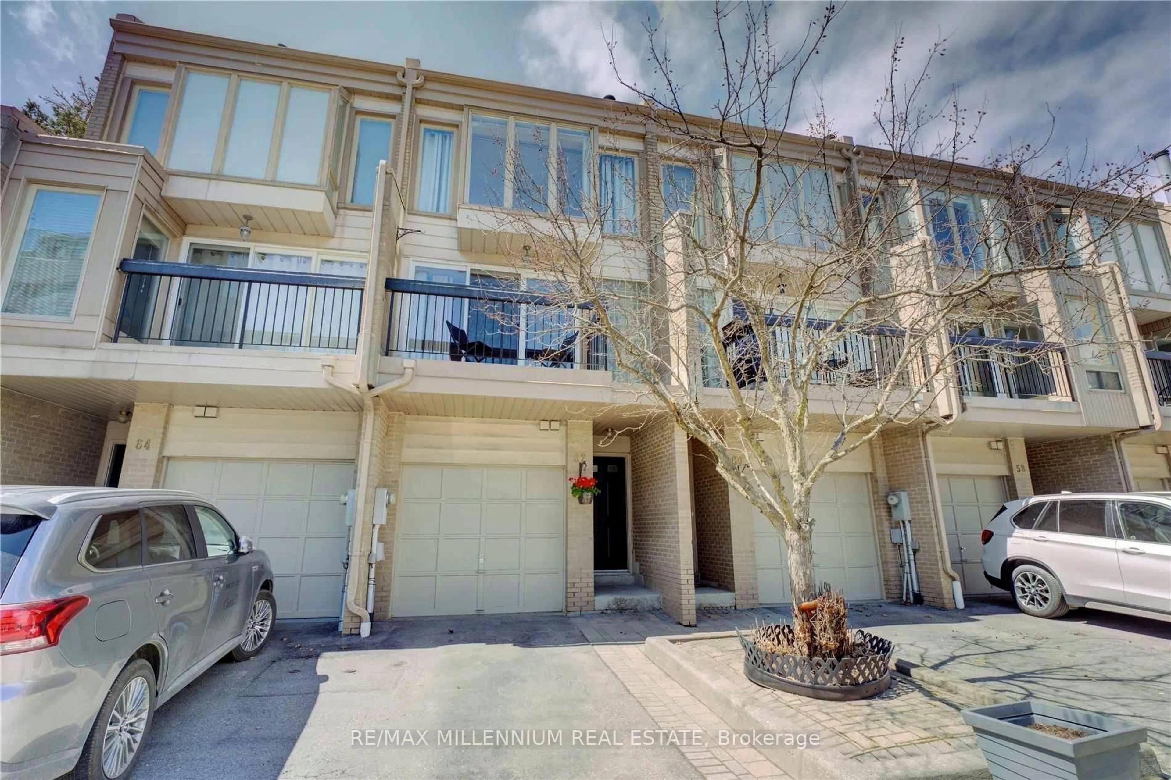 A pic from outside/outdoor area/front of a property/back of a property/a pic from drone, street for 62 Cumberland Lane, Ajax Ontario L1S 7K4