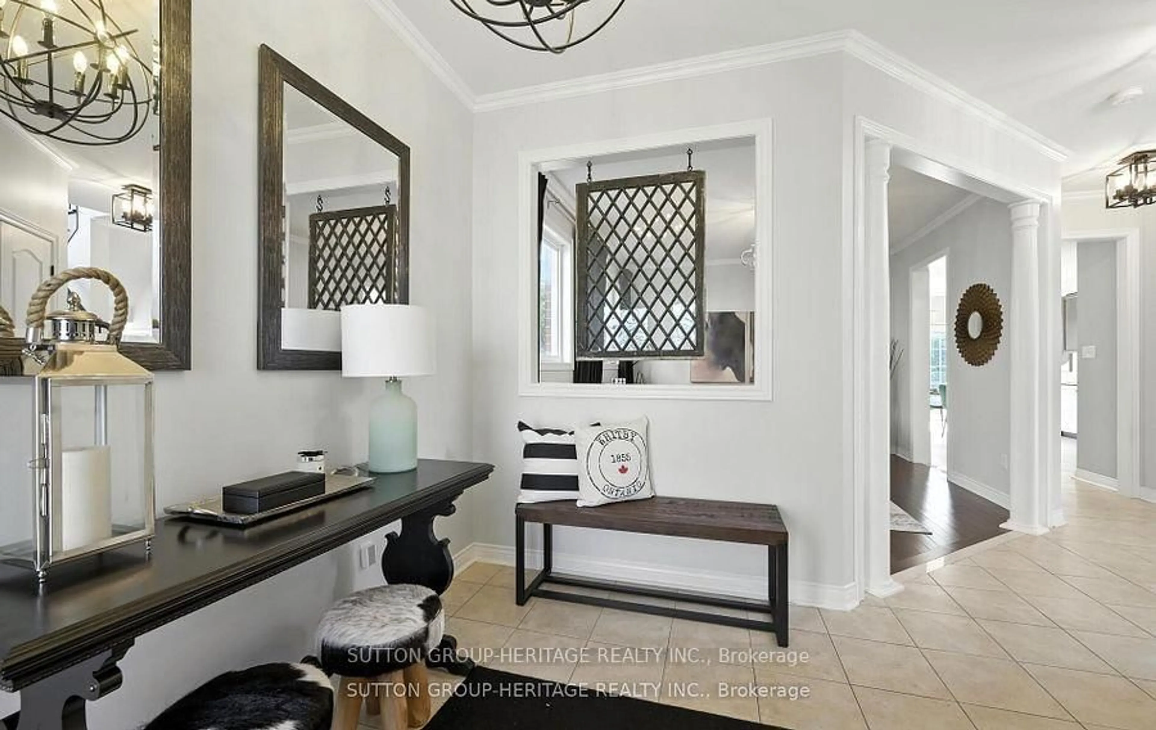 Indoor entryway for 30 Bradford Crt, Whitby Ontario L1N 0G7