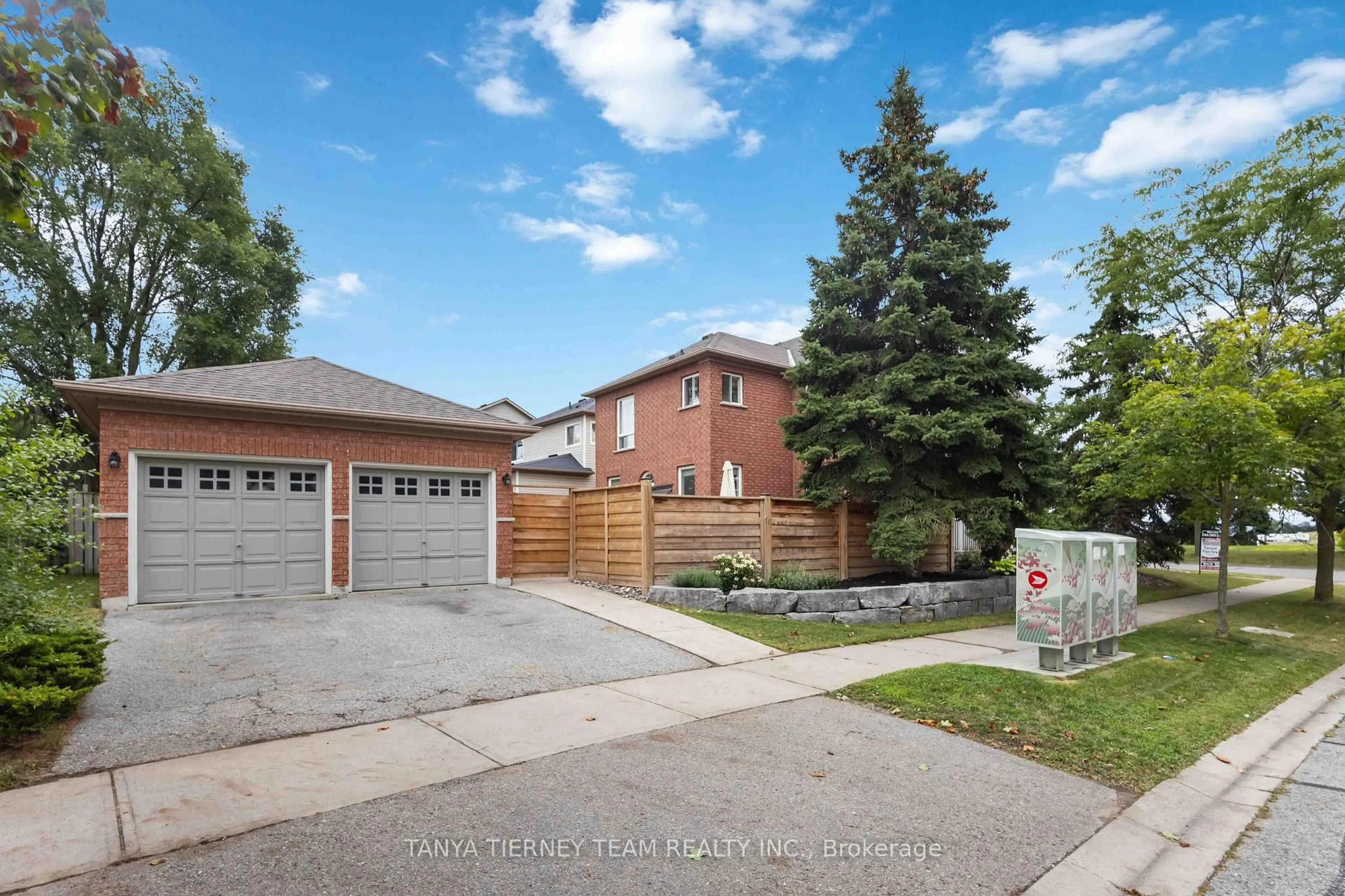 Home with brick exterior material, street for 14 Amanda Ave, Whitby Ontario L1M 1K4