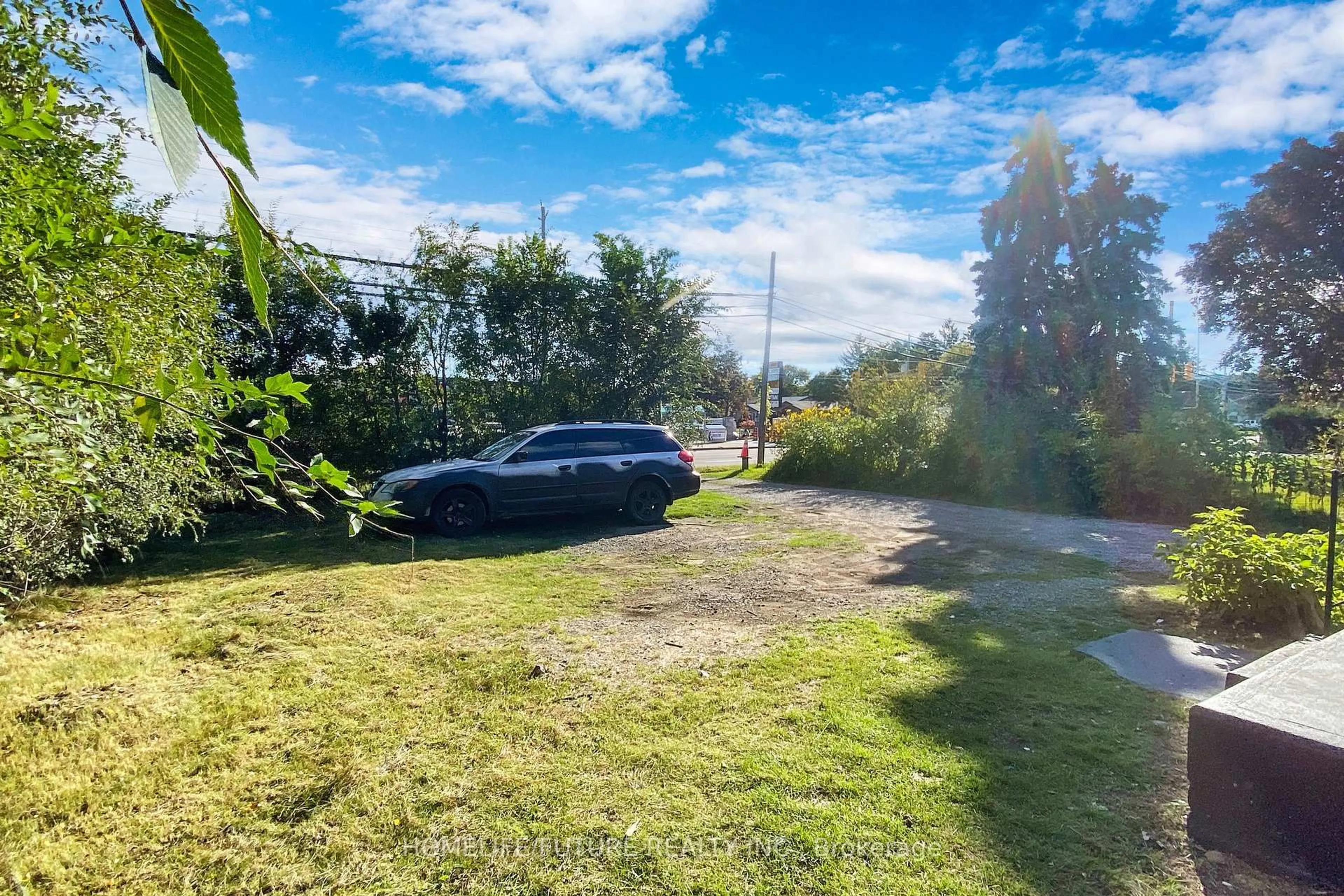 A pic from outside/outdoor area/front of a property/back of a property/a pic from drone, water/lake/river/ocean view for 1496 Simcoe St, Oshawa Ontario L1G 4X7