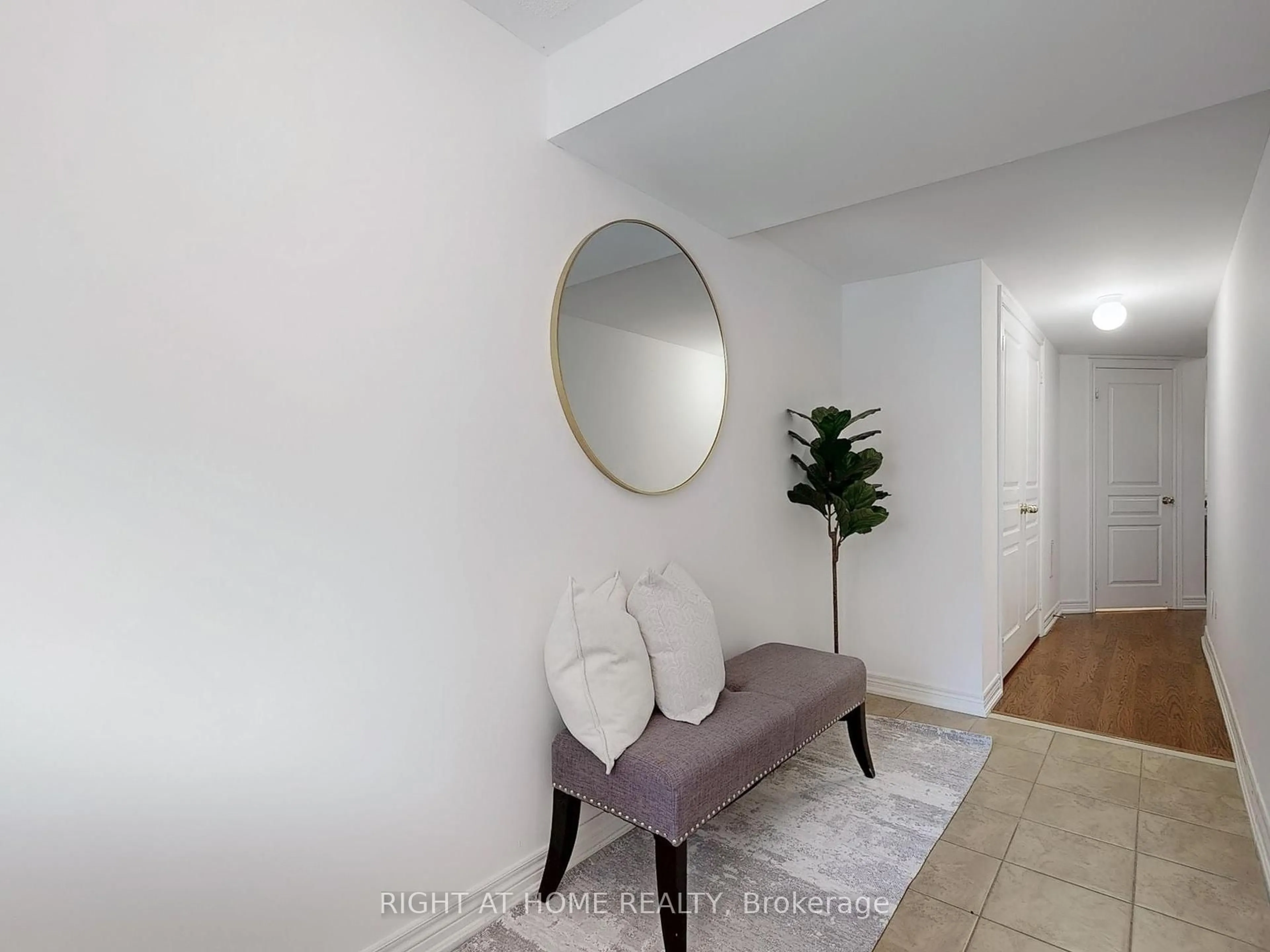 Indoor entryway for 11 Smithy Crt, Toronto Ontario M1C 0C3