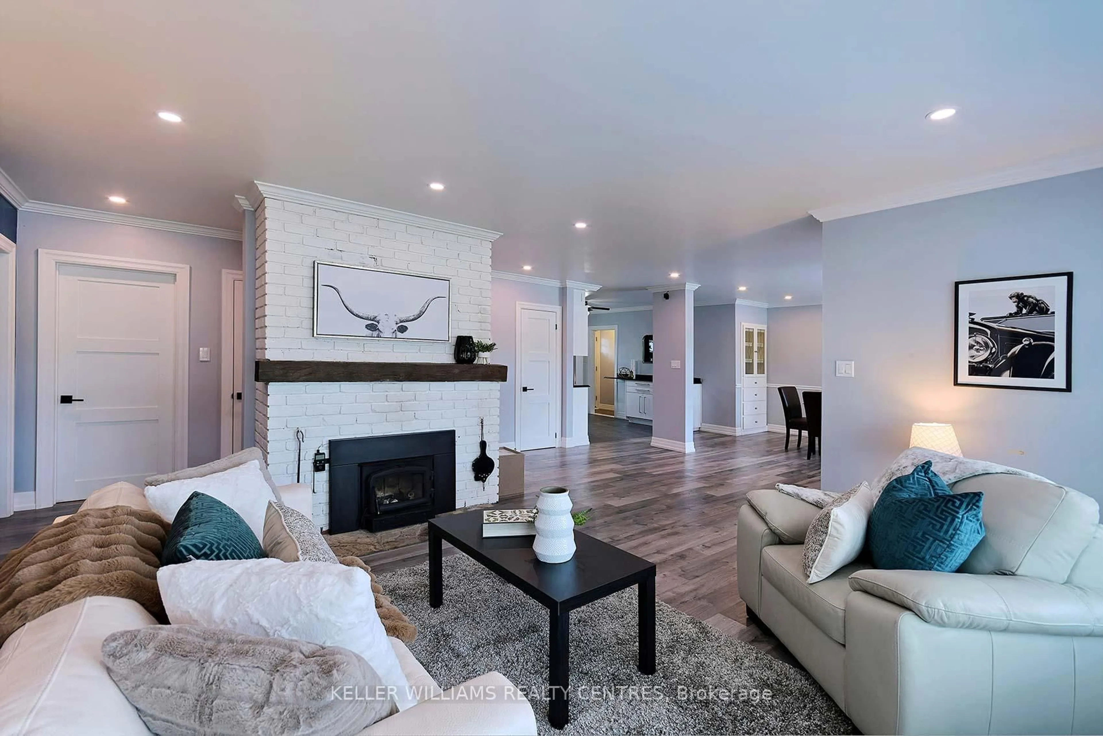 Living room with furniture, ceramic/tile floor for 900 Henry St, Whitby Ontario L1N 5E5