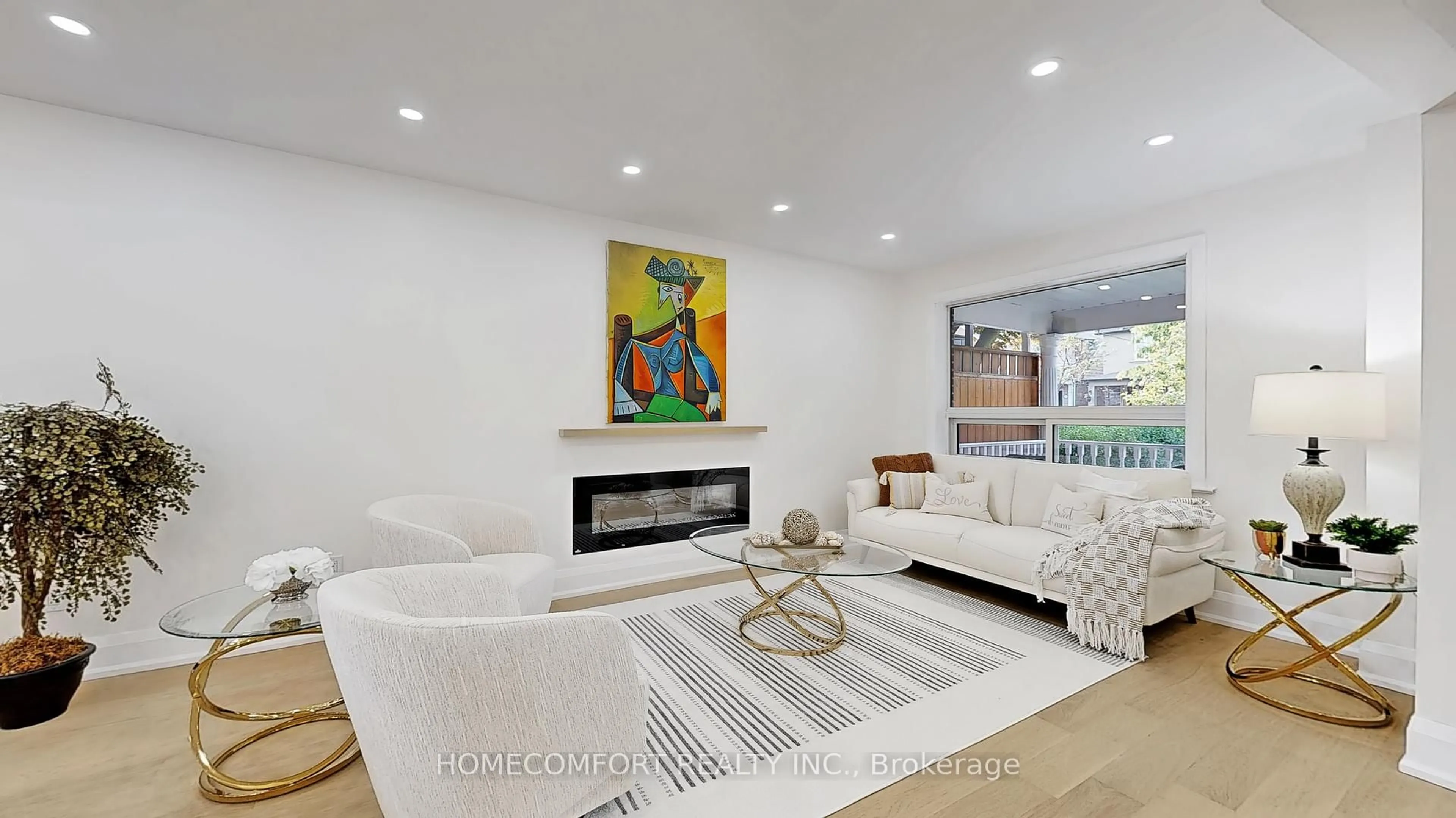 Living room with furniture, unknown for 253 Fulton Ave, Toronto Ontario M4K 1Y6