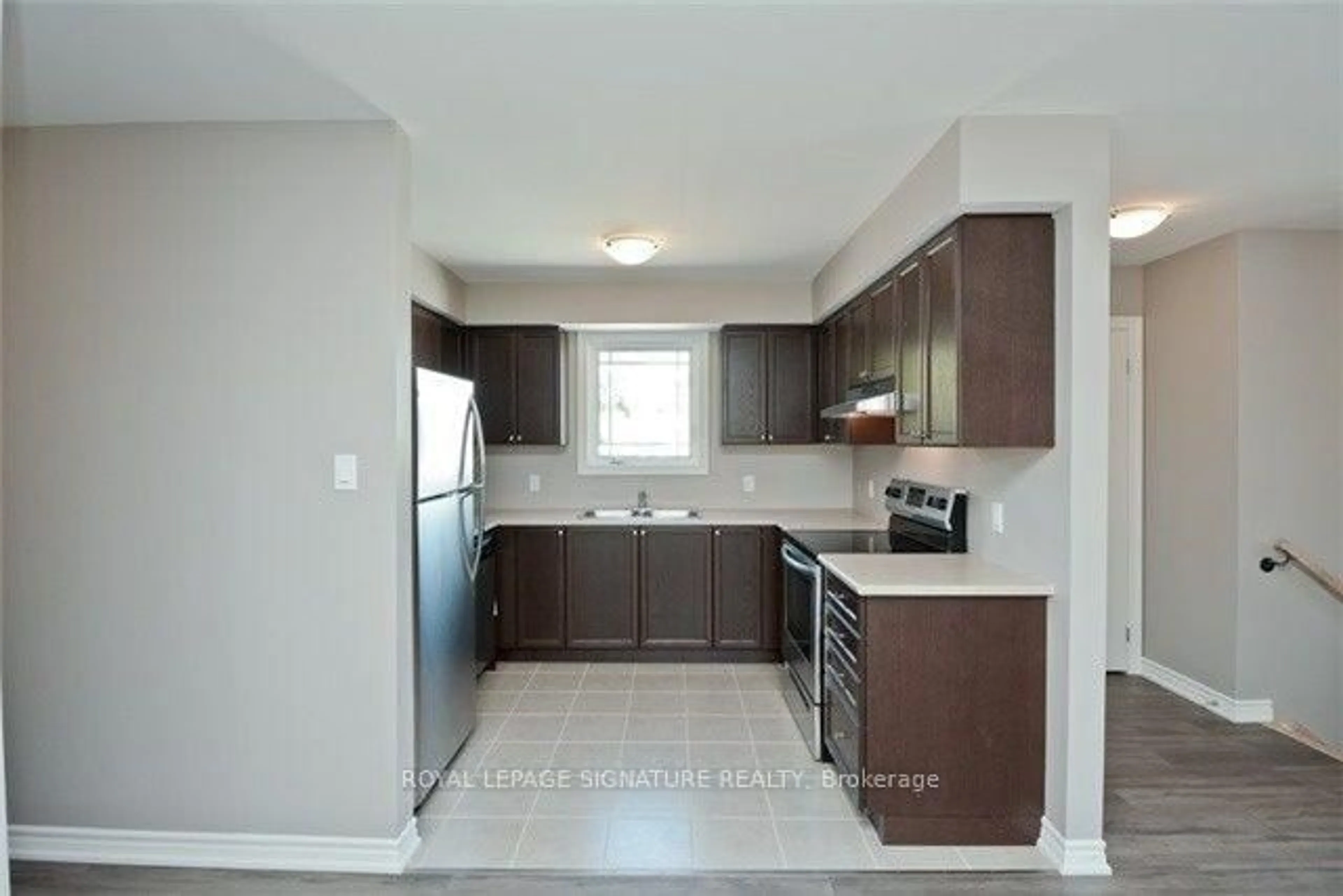 Standard kitchen, ceramic/tile floor for 214 Celina St, Oshawa Ontario L1H 4N6