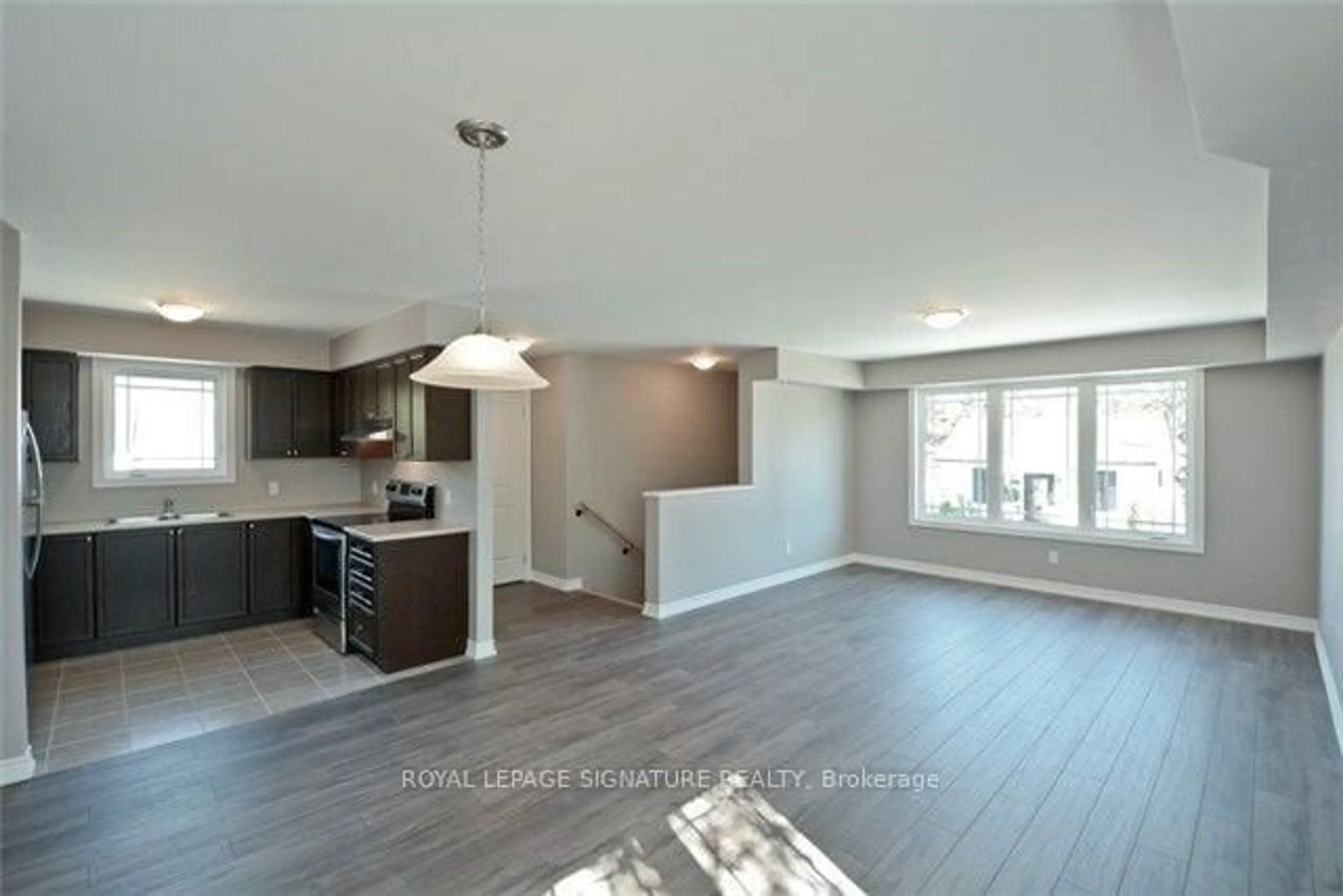 Open concept kitchen, unknown for 214 Celina St, Oshawa Ontario L1H 4N6