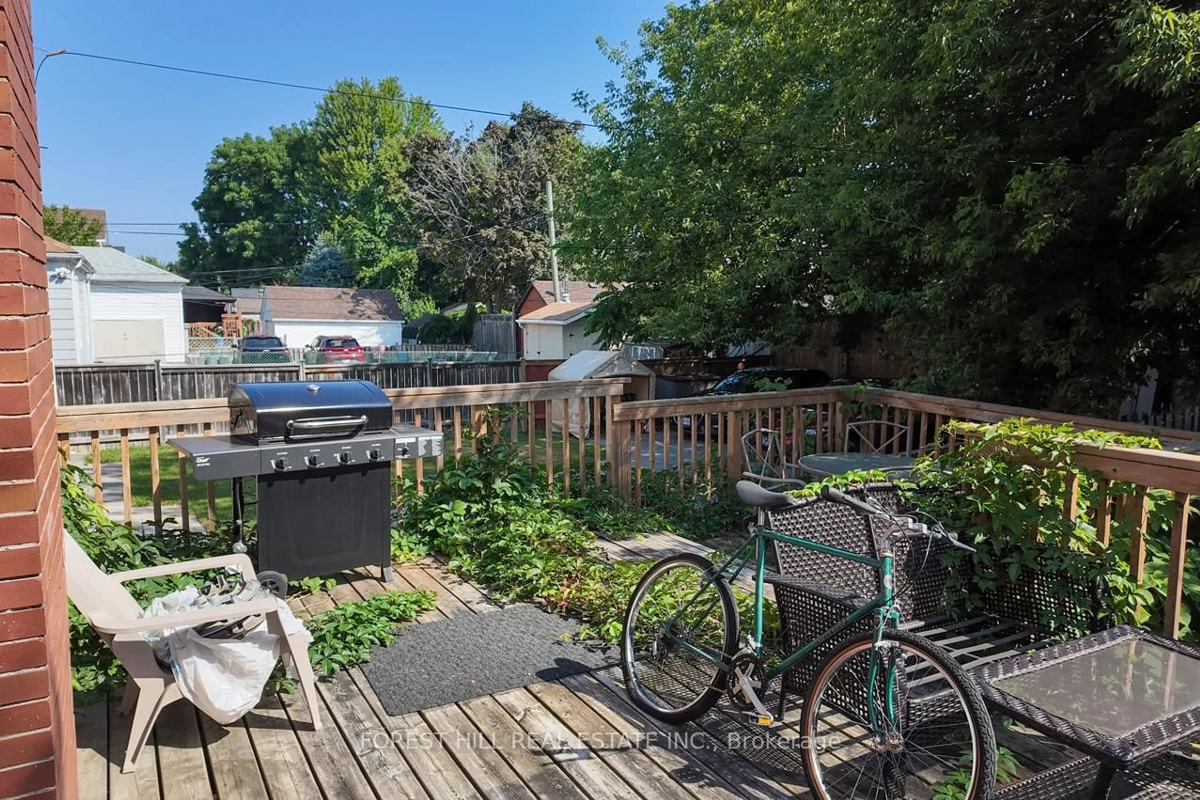 Patio, water/lake/river/ocean view for 73 Patricia Ave, Oshawa Ontario L1G 5X7