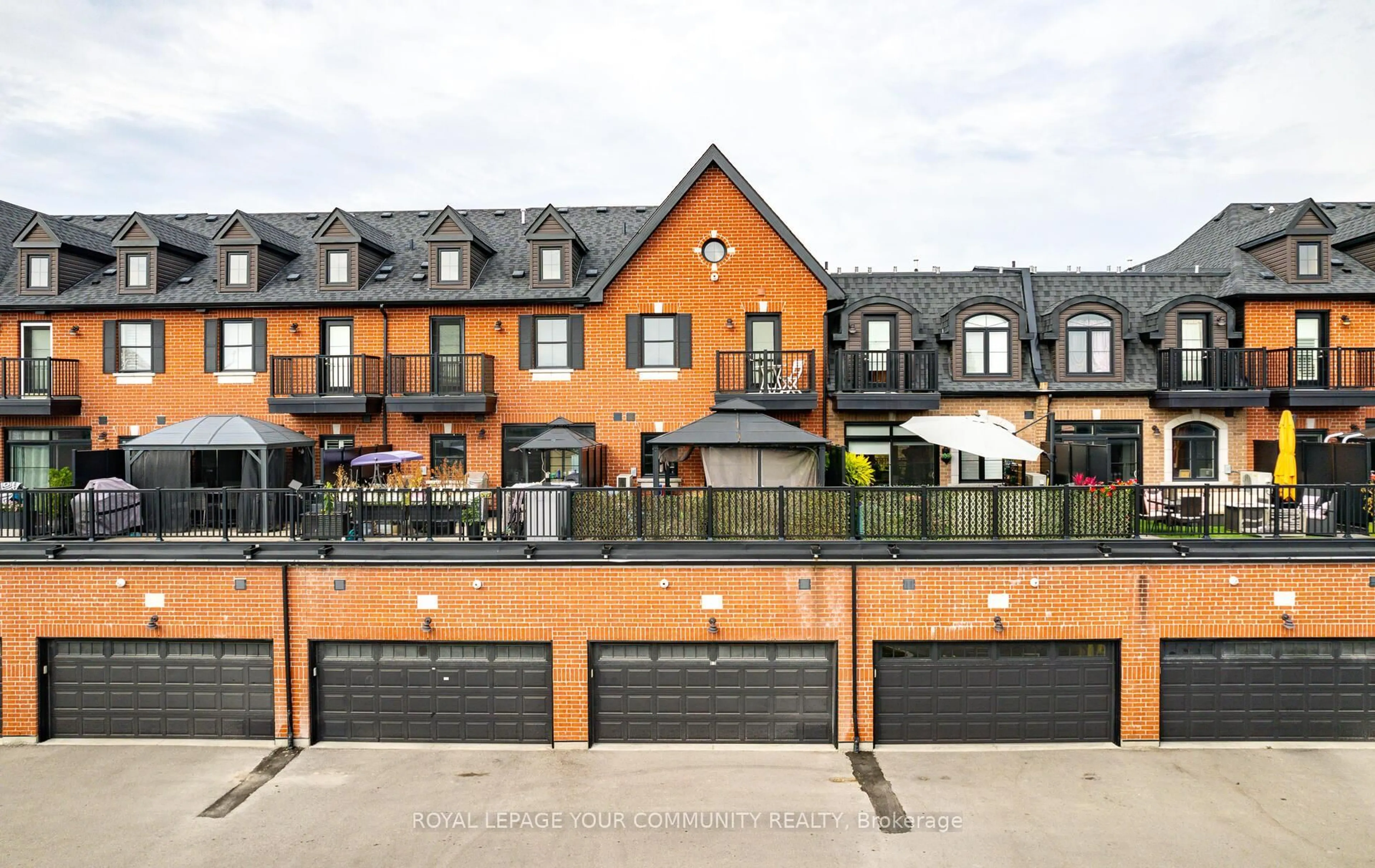 A pic from outside/outdoor area/front of a property/back of a property/a pic from drone, street for 17 Baldwin St #205, Whitby Ontario L1M 1A2