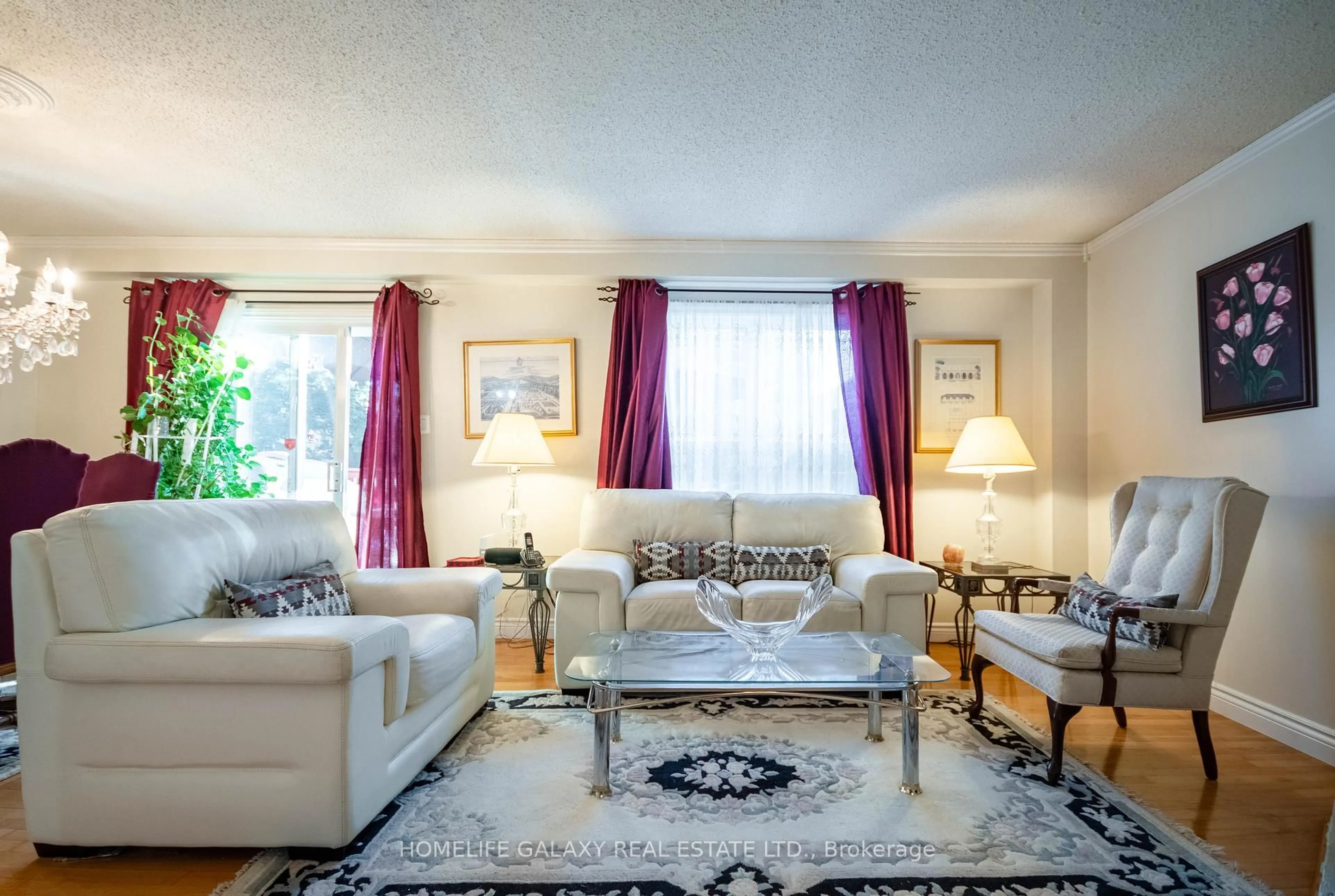 Living room with furniture, carpet floor for 1846 Cricket Lane, Pickering Ontario L1V 3J3