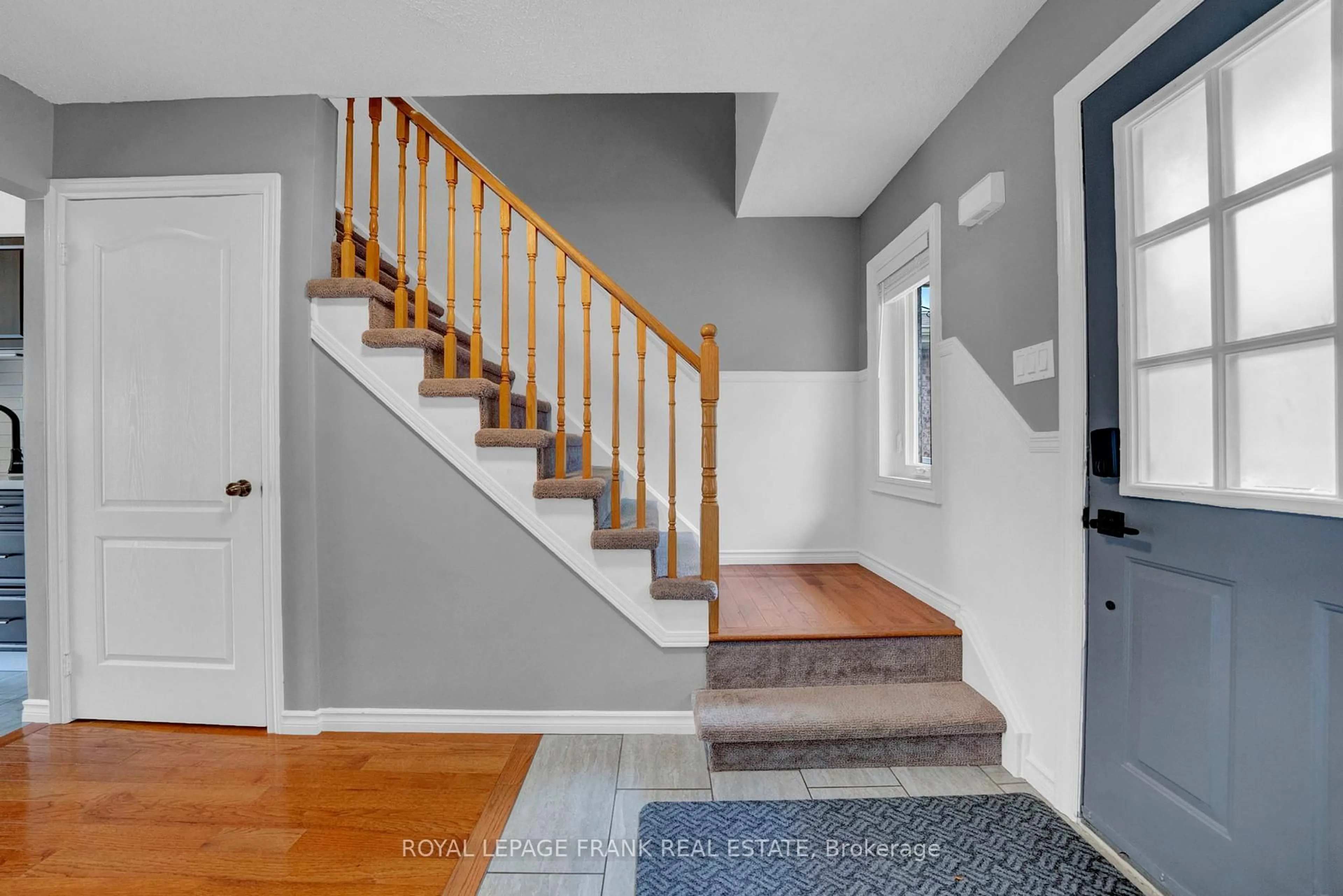 Indoor entryway for 51 McMann Cres, Clarington Ontario L1E 2H3