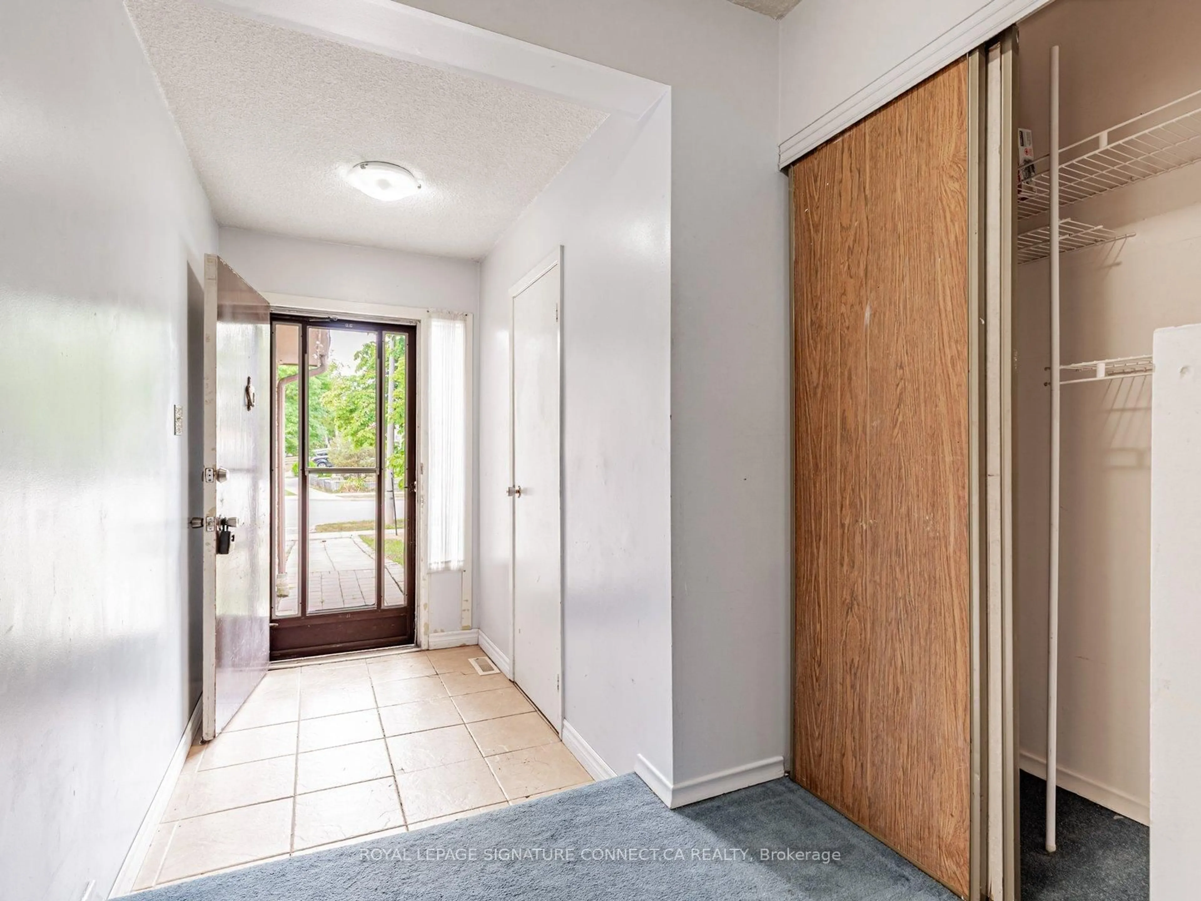 Indoor entryway for 77 White Heather Blvd, Toronto Ontario M1V 1P7
