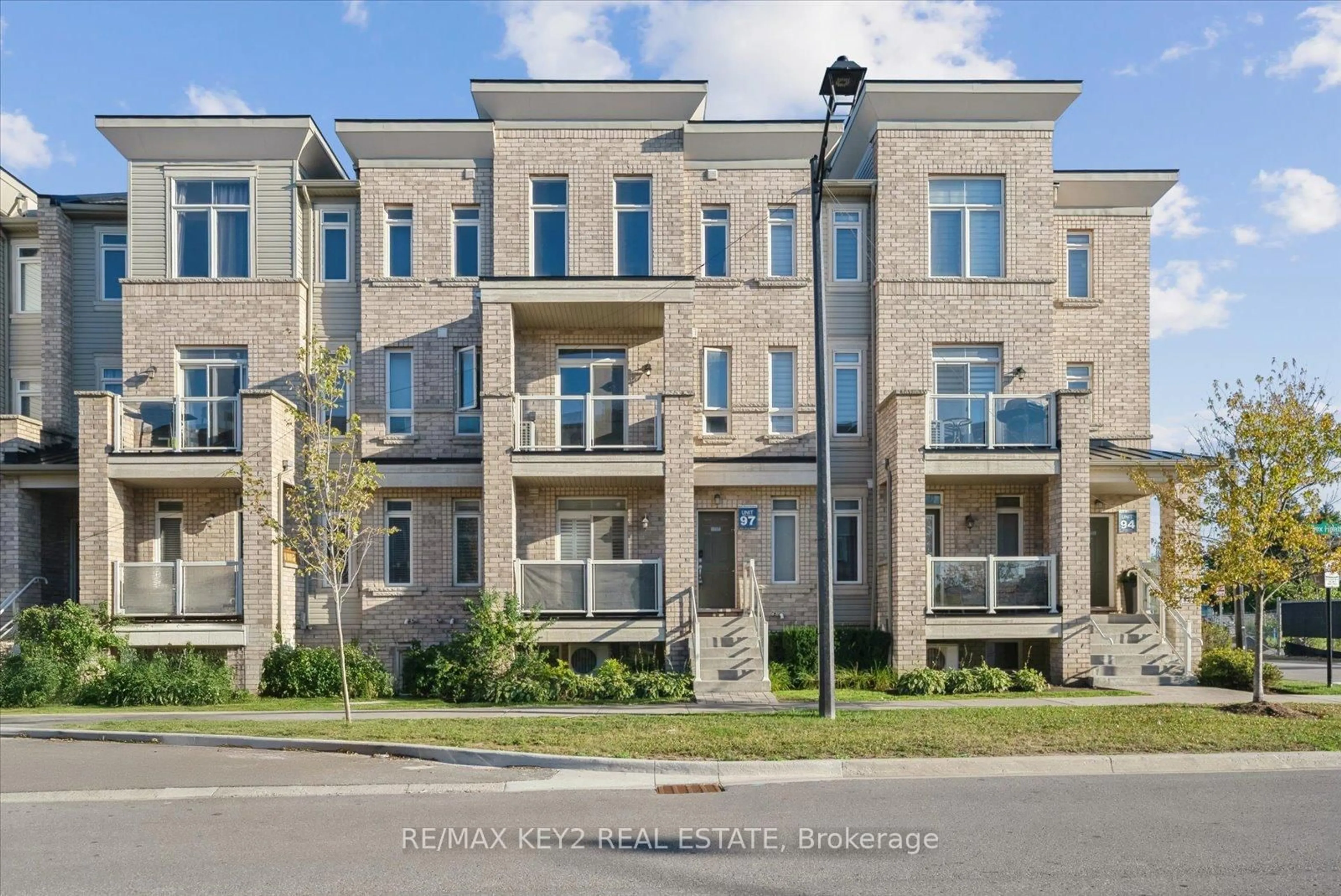 Unknown for 1704 Grenwich Glen #175, Pickering Ontario L1X 0E4
