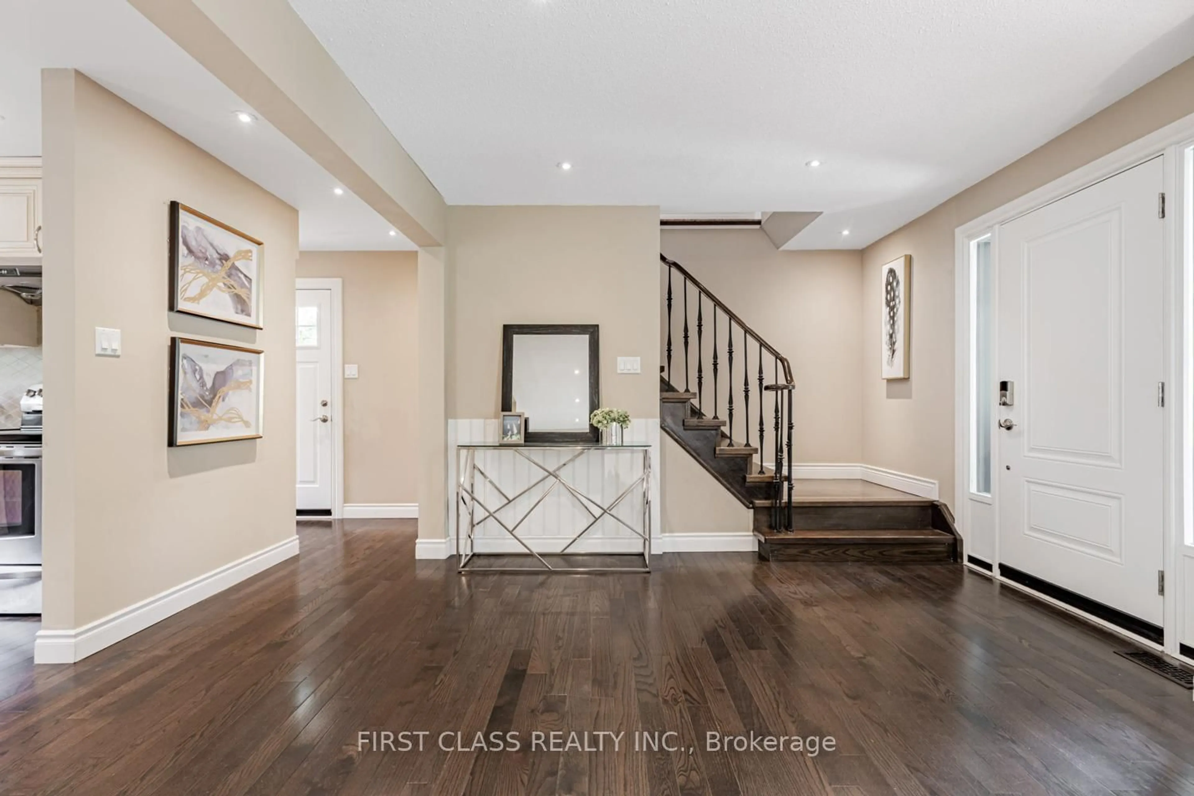 Indoor entryway for 97 Bridlewood Blvd, Toronto Ontario M1T 1R2