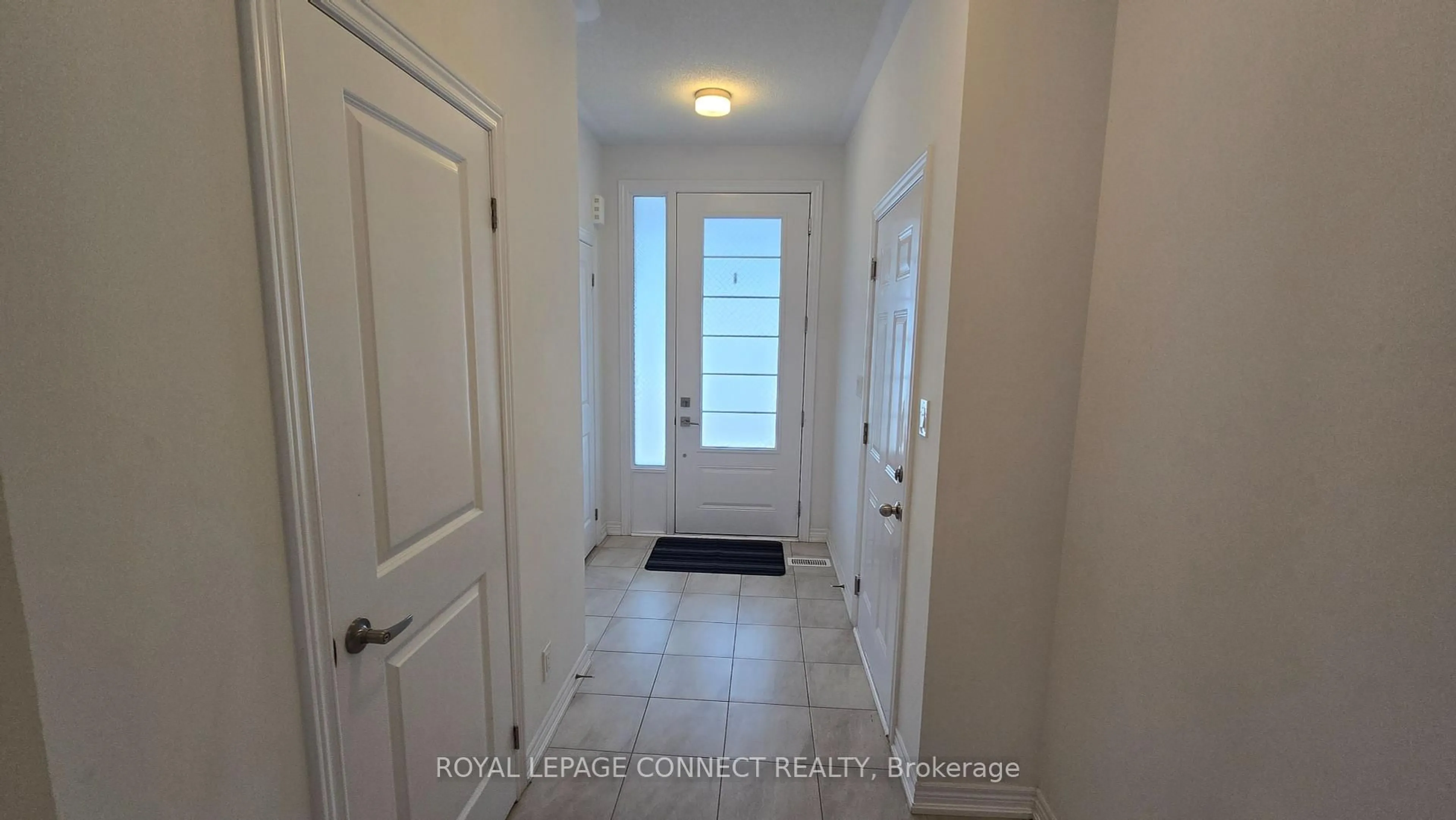 Indoor entryway for 2042 Cameron Lott Cres, Oshawa Ontario L1L 0S1