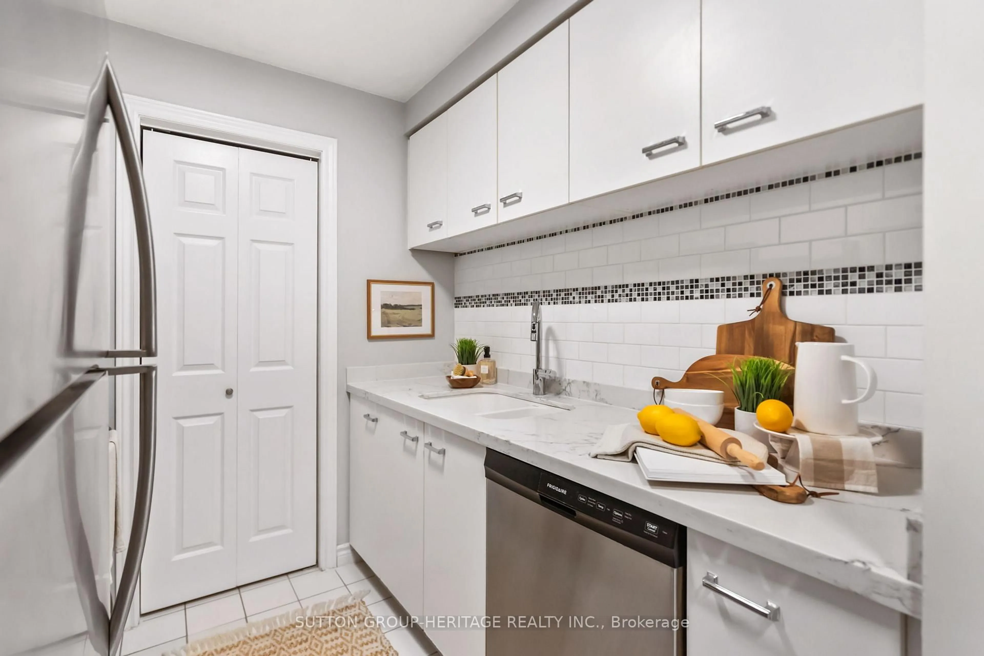Standard kitchen, ceramic/tile floor for 193 Lake Driveway #320, Ajax Ontario L1S 7H8