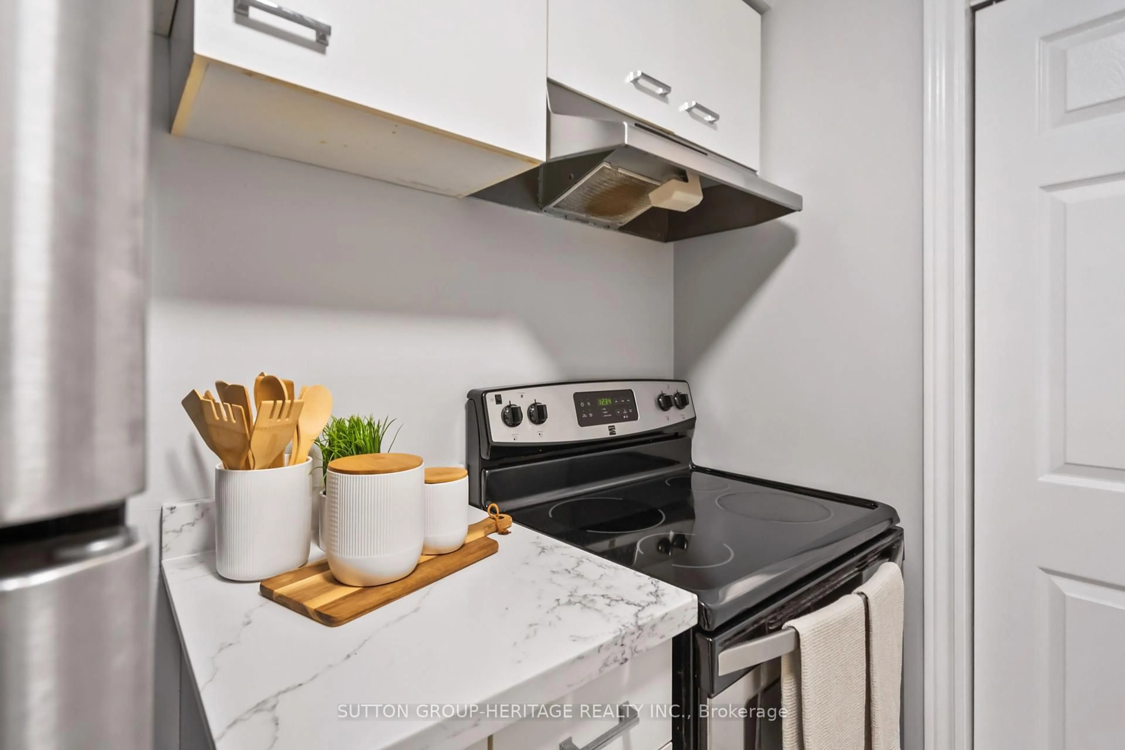 Standard kitchen, unknown for 193 Lake Driveway #320, Ajax Ontario L1S 7H8