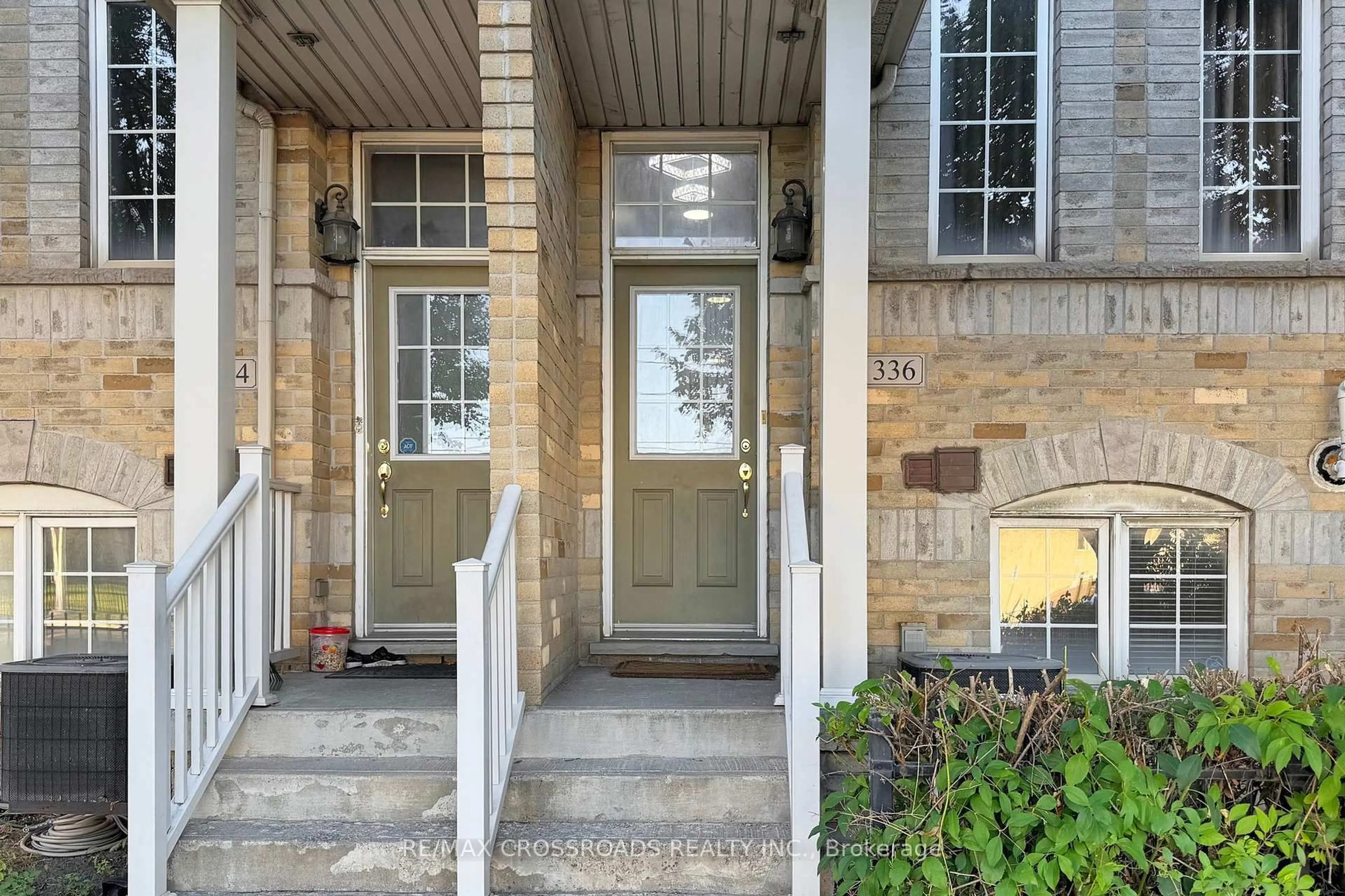 Indoor entryway for 336 Danforth Rd, Toronto Ontario M1L 0B5