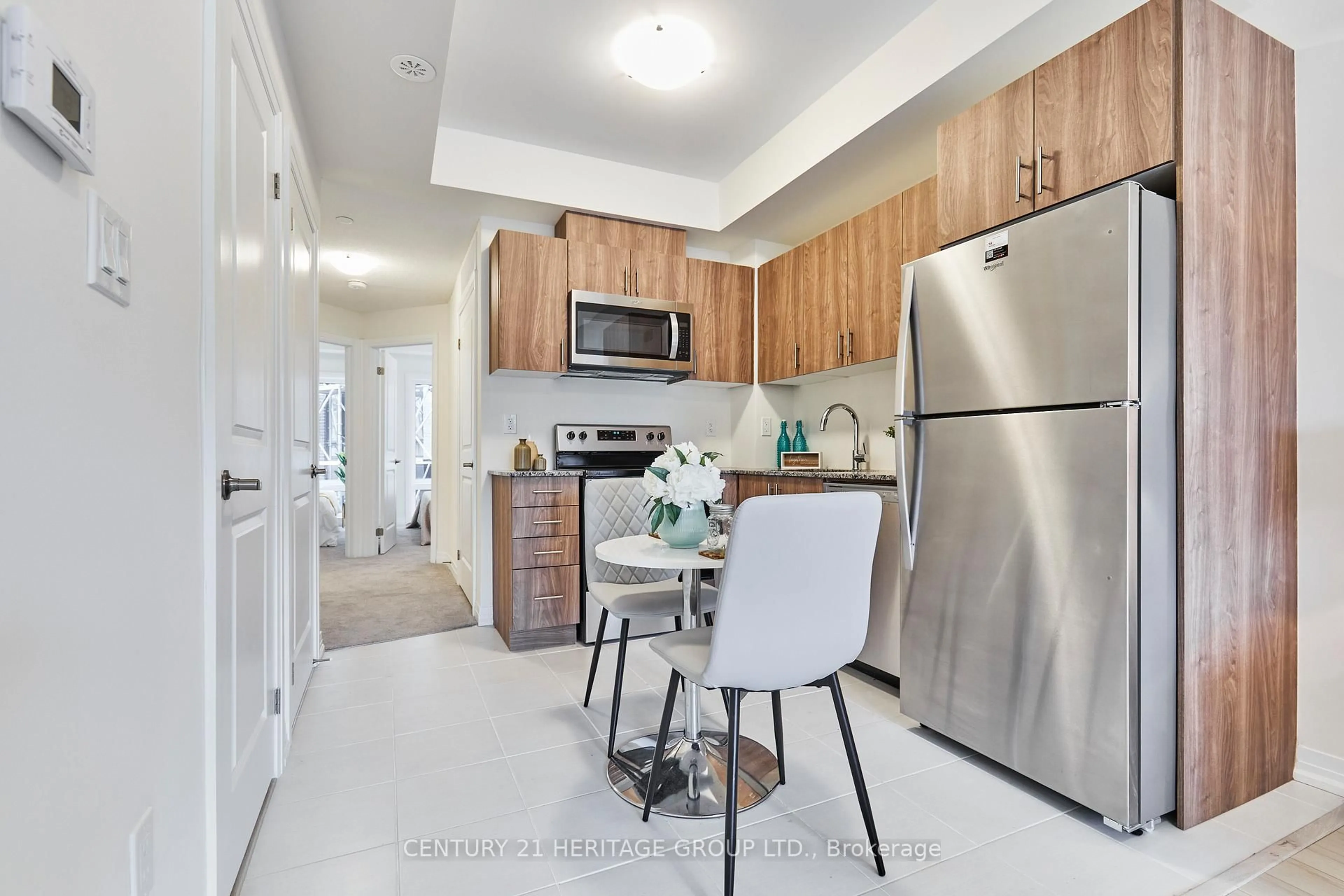Open concept kitchen, unknown for 145 Tapscott Rd #10, Toronto Ontario M1B 1E7
