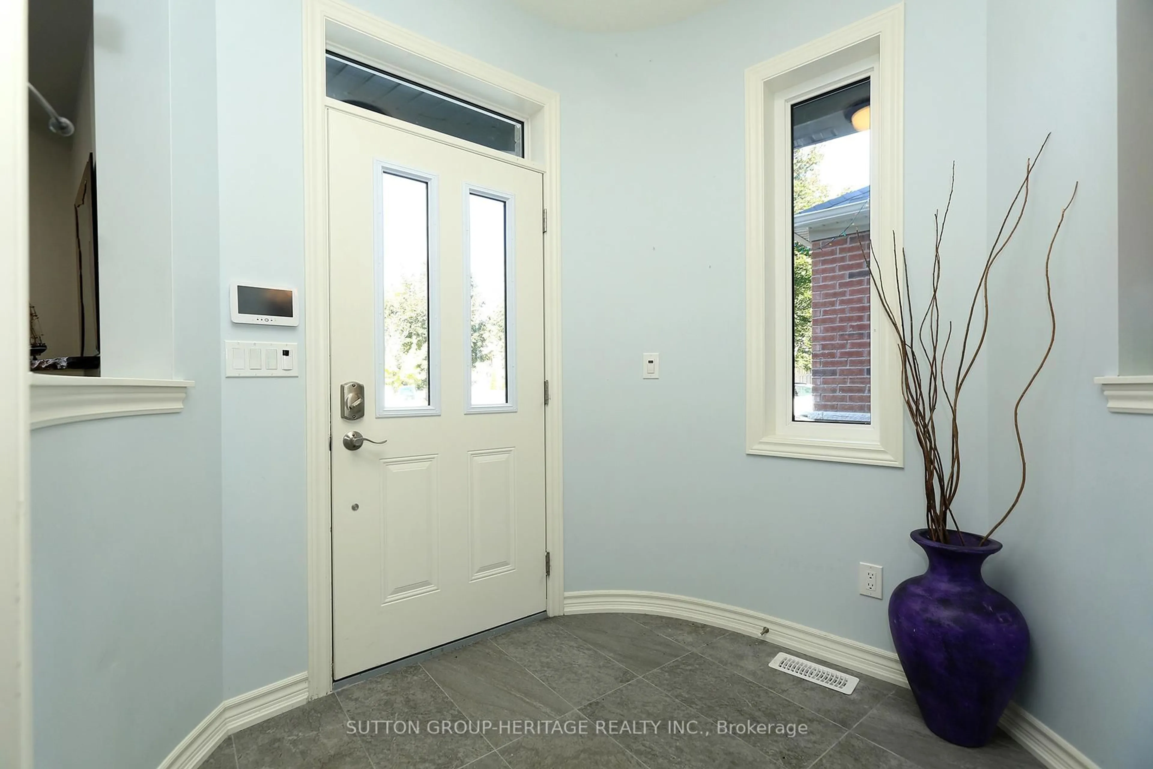 Indoor entryway for 30 Hunwicks Cres, Ajax Ontario L1Z 0E4
