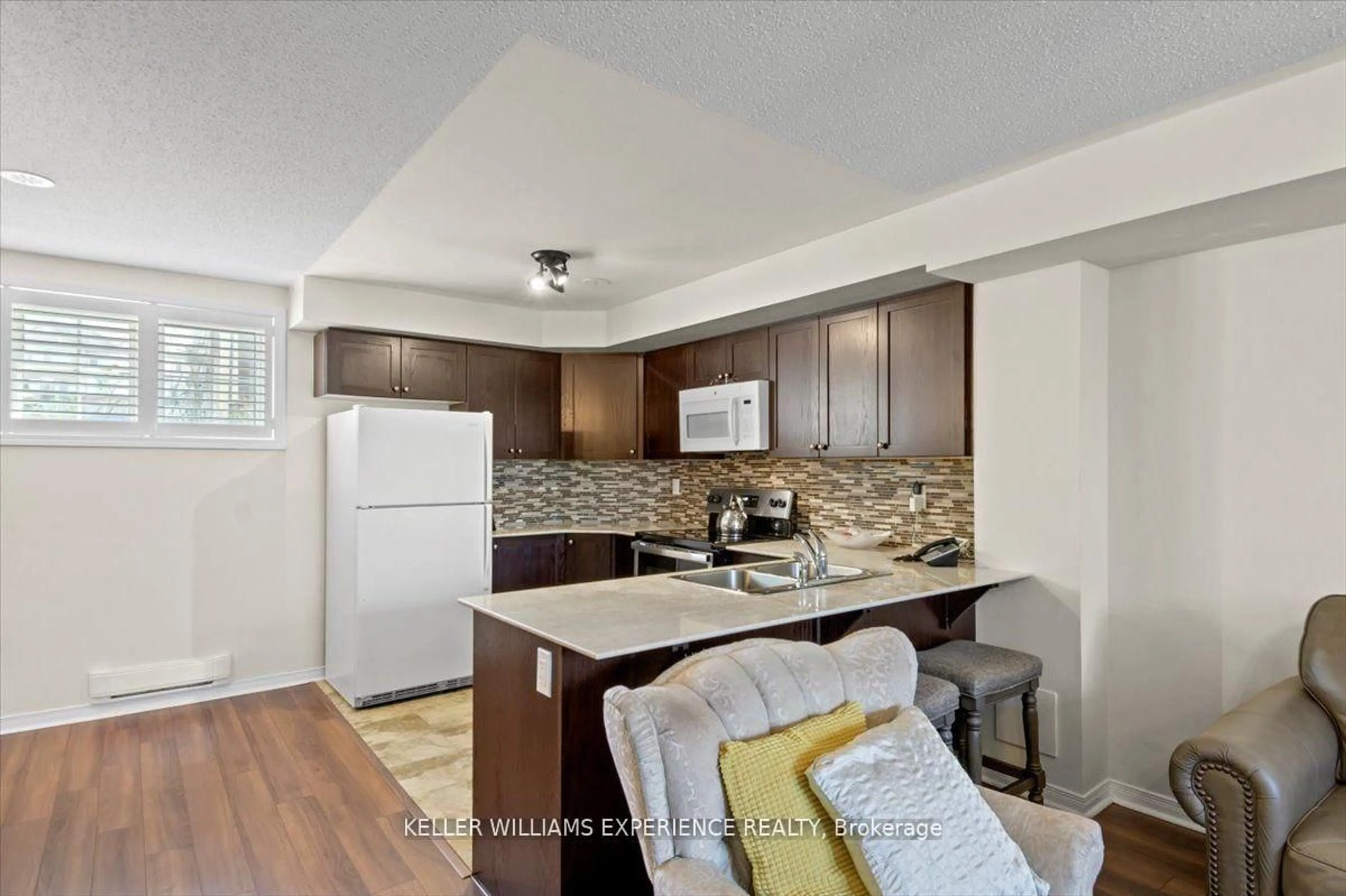 Open concept kitchen, unknown for 113 Chapman Dr #11, Ajax Ontario L1T 0C1