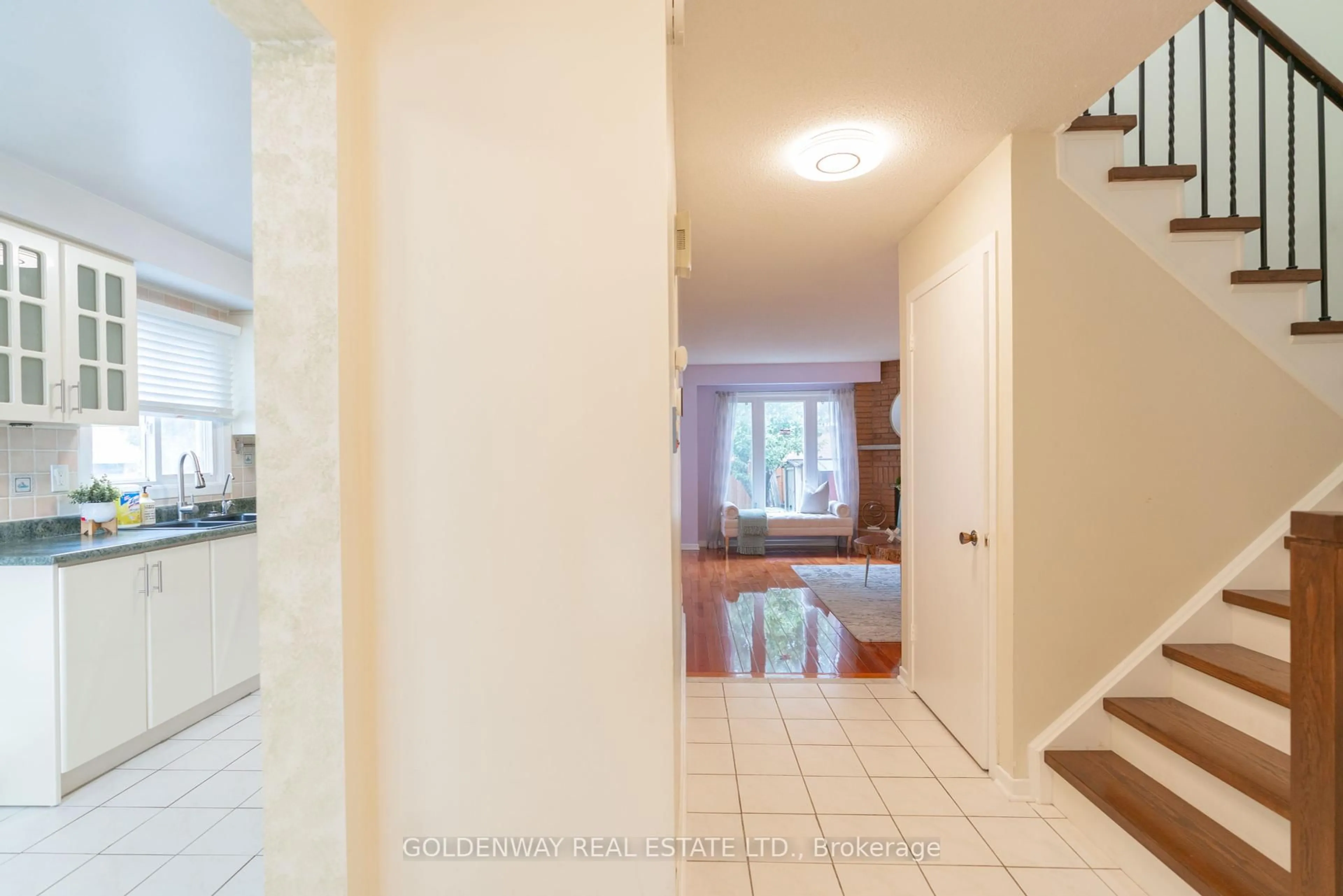 Indoor entryway for 126 Haven Hill Sq, Toronto Ontario M1V 1M5