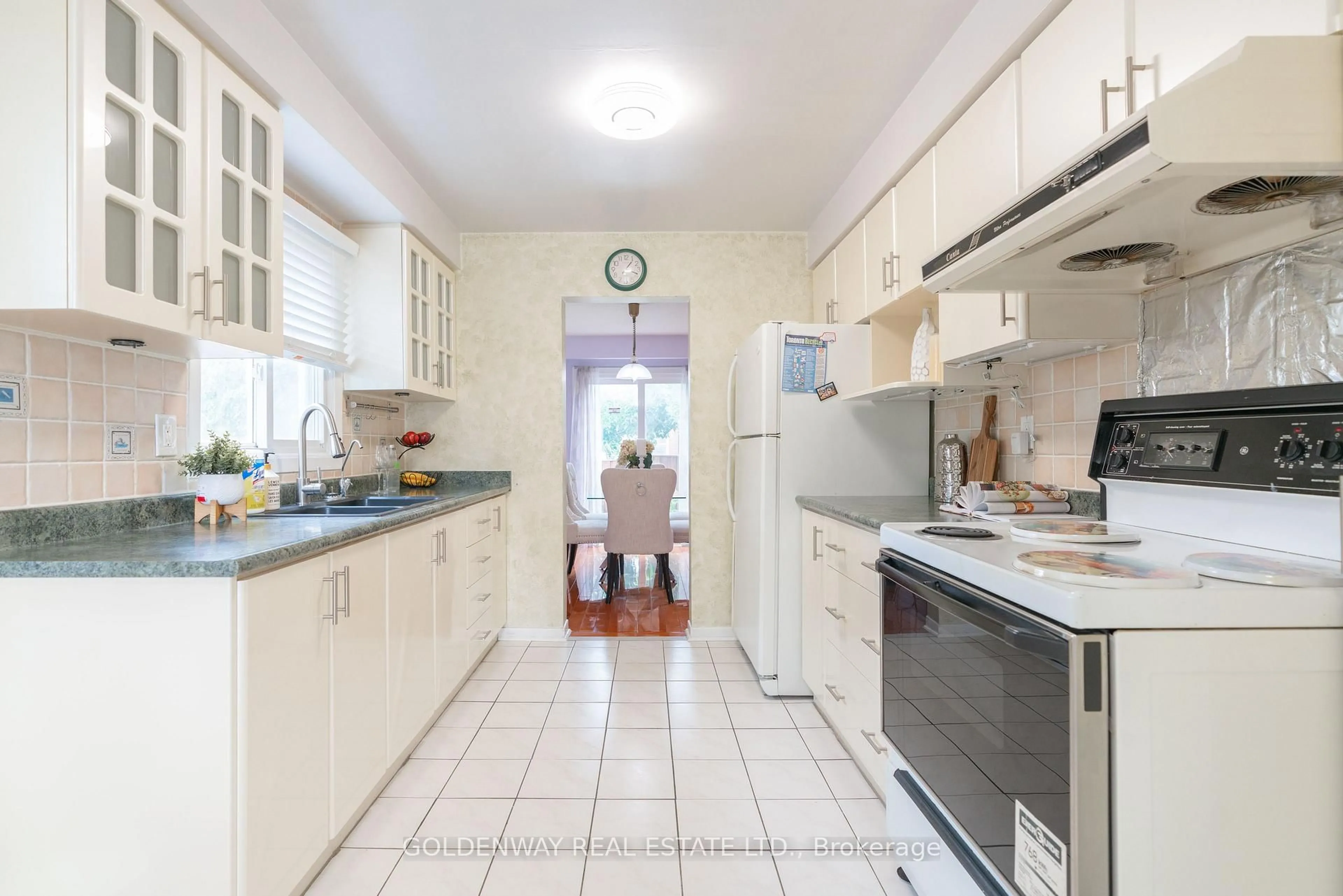 Standard kitchen, ceramic/tile floor for 126 Haven Hill Sq, Toronto Ontario M1V 1M5